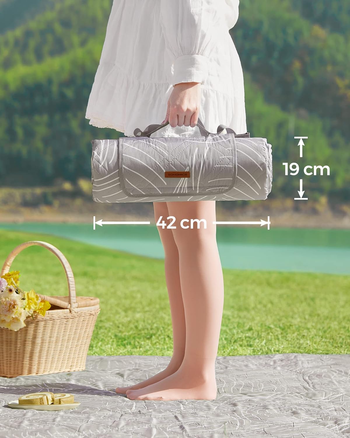 SONGMICS Patura picnic impermeabila 300x200 cm, cu ancore de fixare, pliabila, lavabila, multistrat, kaki cu model tropical