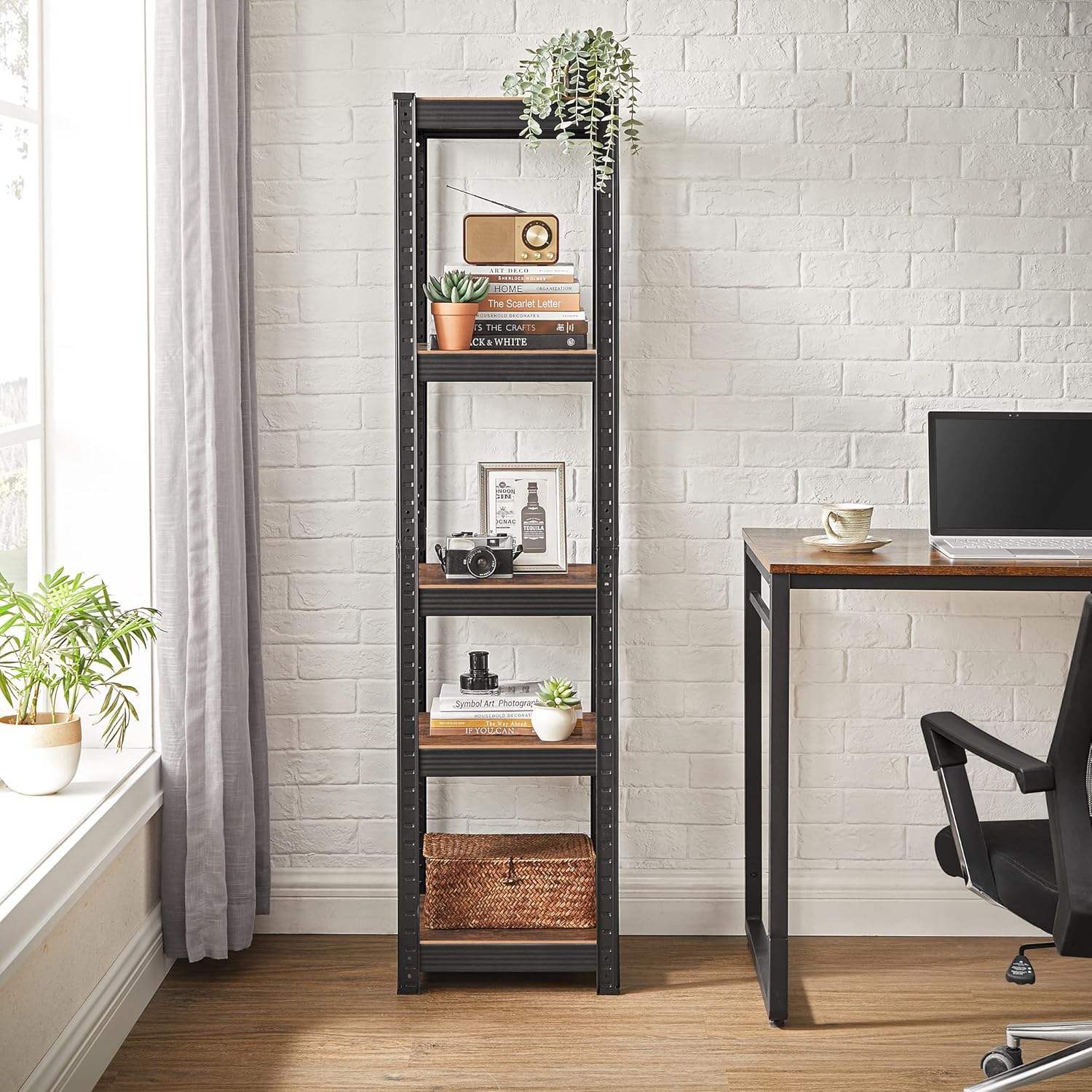 SONGMICS Etajera 5 rafturi ajustabile, structura metalica, stil industrial, MDF, 37x37x150 cm, maro si negru