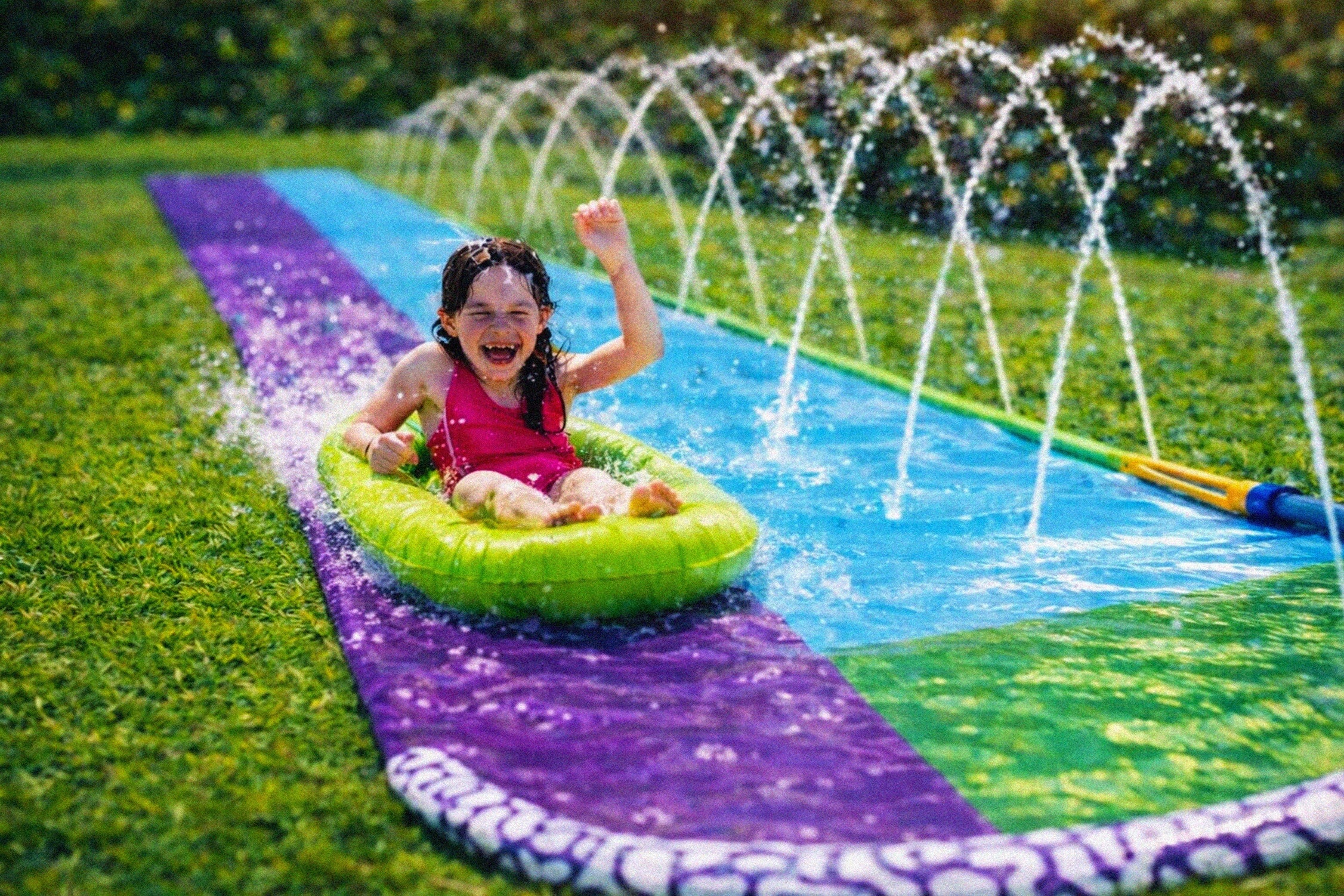 Tobogan de apa dublu cu fantana si 2 placi gonflabile incluse, 482x145 cm, multicolor