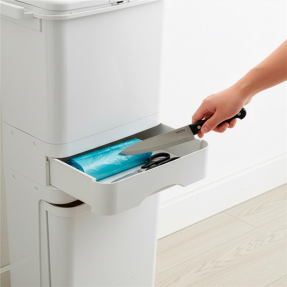Cos de gunoi pentru colectare selectiva cu 3 compartimente, pe roti, 42 L, alb