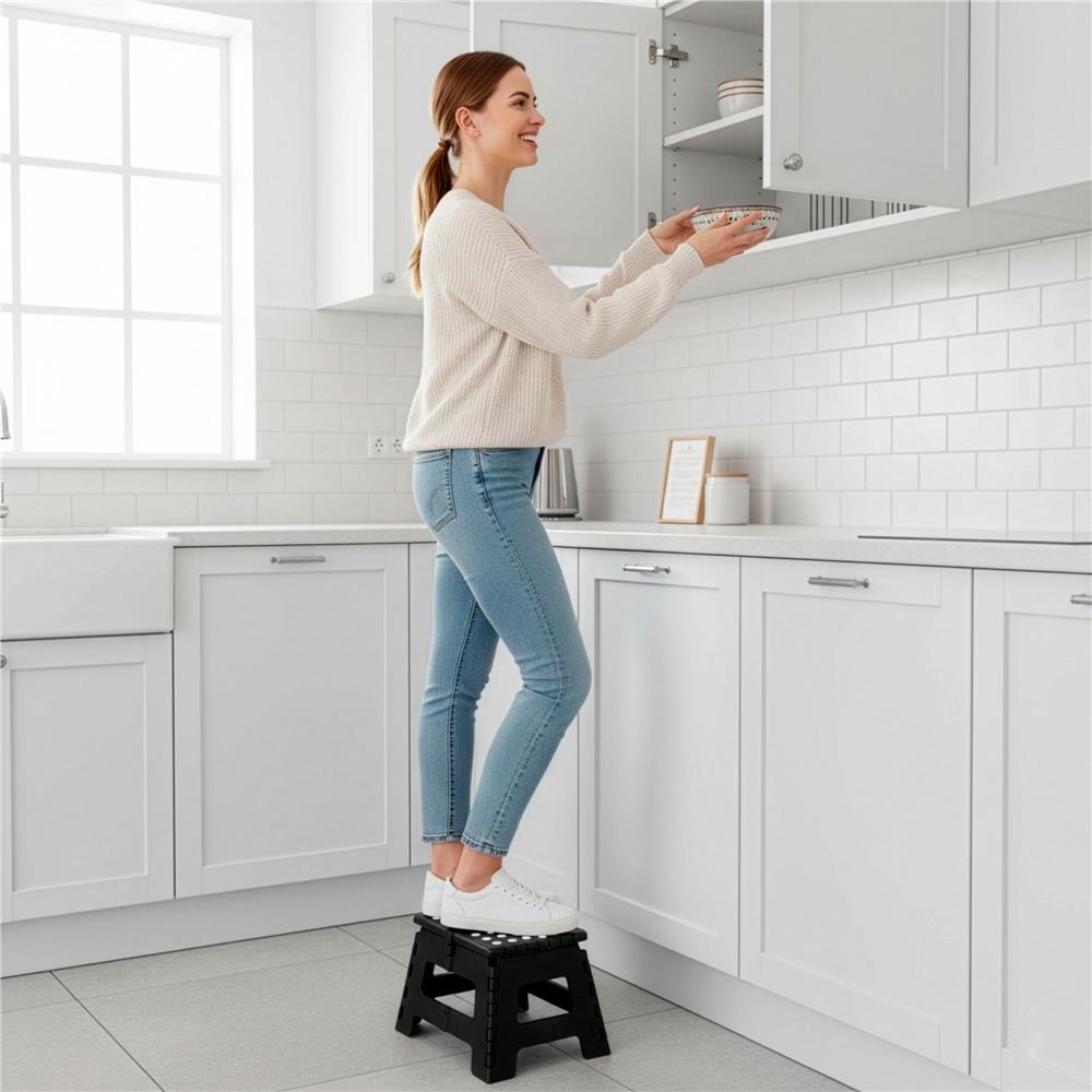 Scaun inaltator multifunctional tip scara, antiderapant, 22 cm, maxim 150 kg, negru