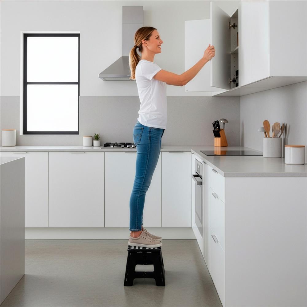 Scaun inaltator multifunctional tip scara, antiderapant, 22 cm, maxim 150 kg, negru