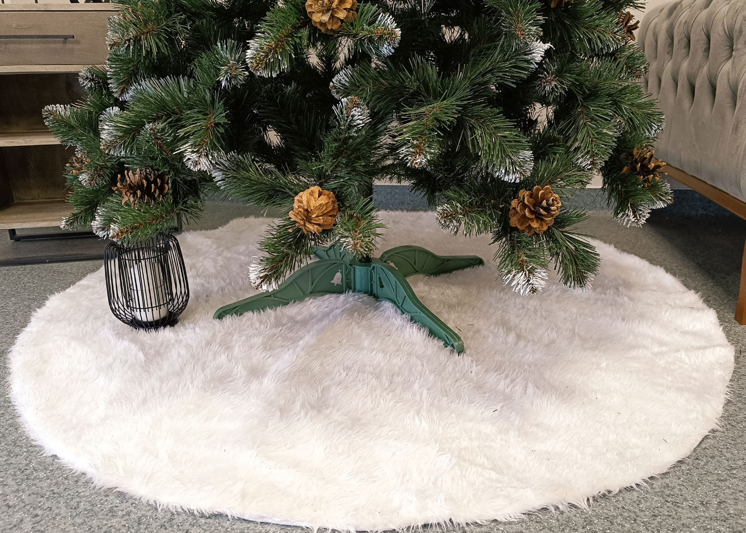 Brad artificial Christmas Deluxe by Sersimo, Lidia Nins cu conuri, 2D, 250cm
