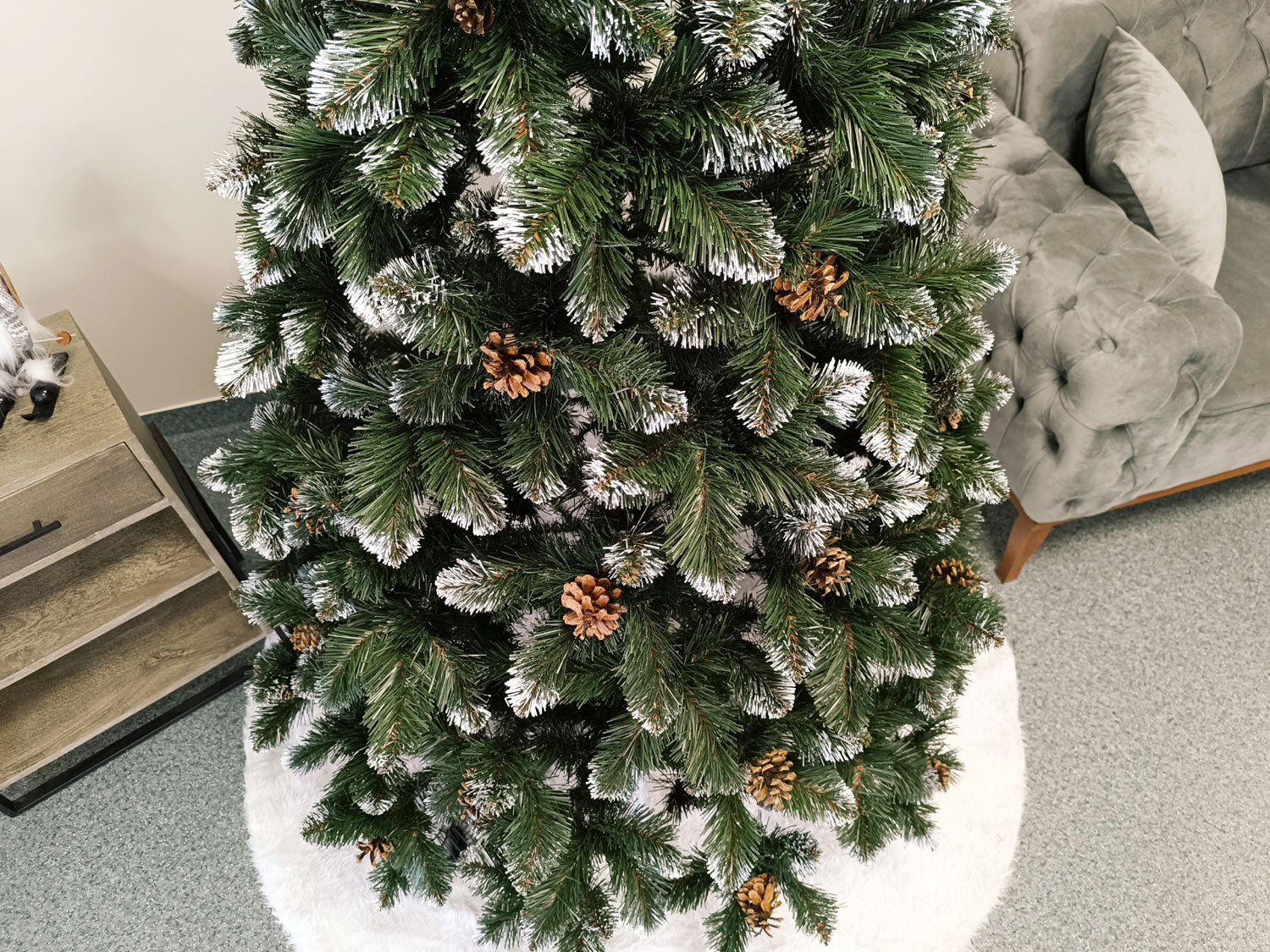 Brad artificial Christmas Deluxe by Sersimo, Lidia Nins cu conuri, 2D, 250cm