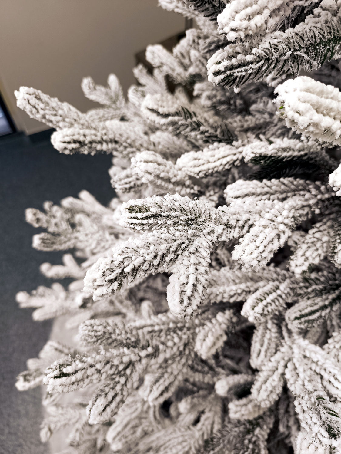 Brad artificial Christmas Deluxe by Sersimo, Viena nins, 3D, 210cm