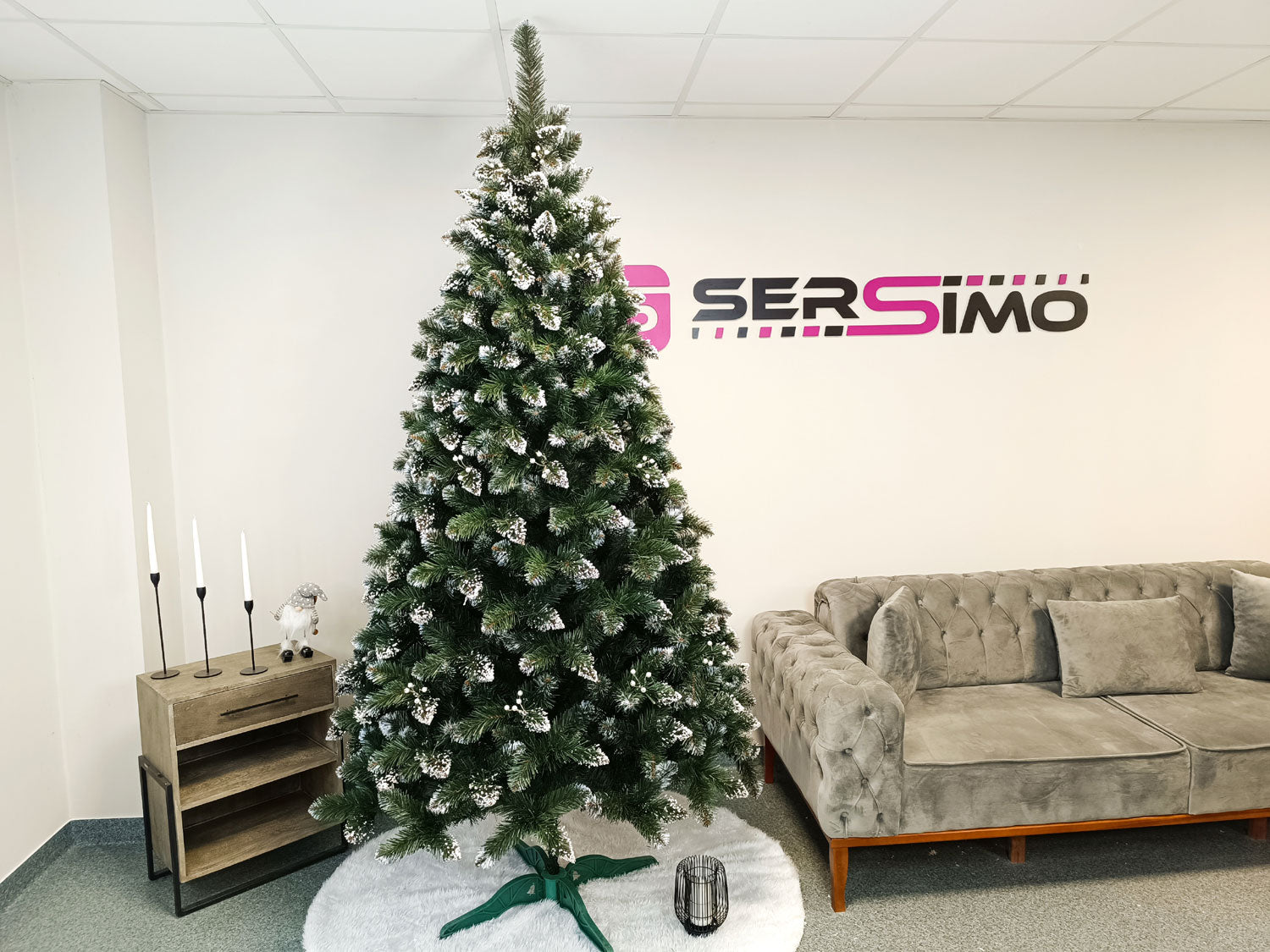 Brad artificial Christmas Deluxe by Sersimo, Crystal nins cu merisoare, 2D, 250cm