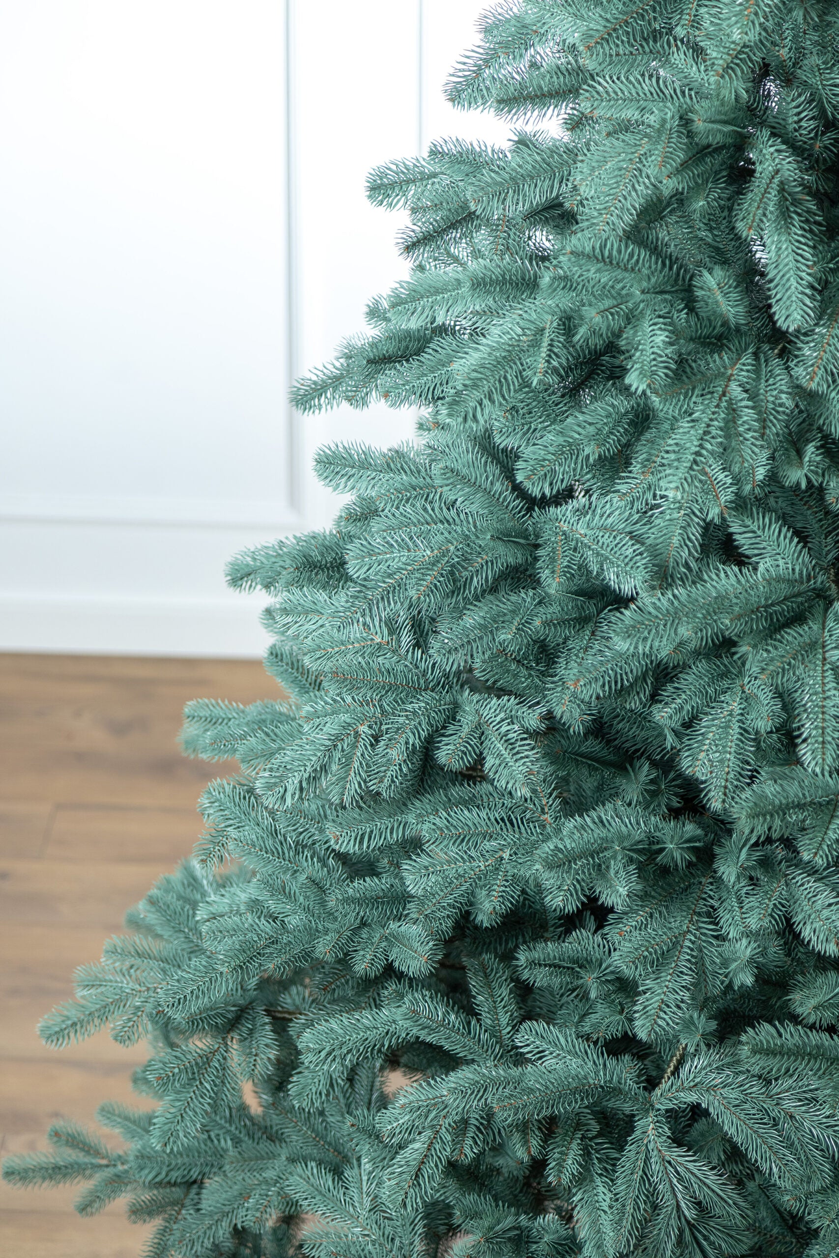 Brad artificial Christmas Deluxe by Sersimo, Kovalivka Select argintiu, integral 3D, 210 cm