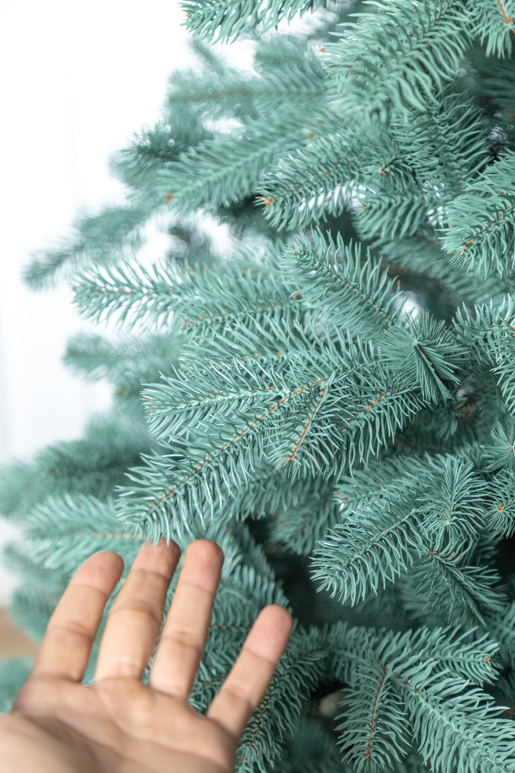 Brad artificial Christmas Deluxe by Sersimo, Kovalivka Select argintiu, integral 3D, 210 cm