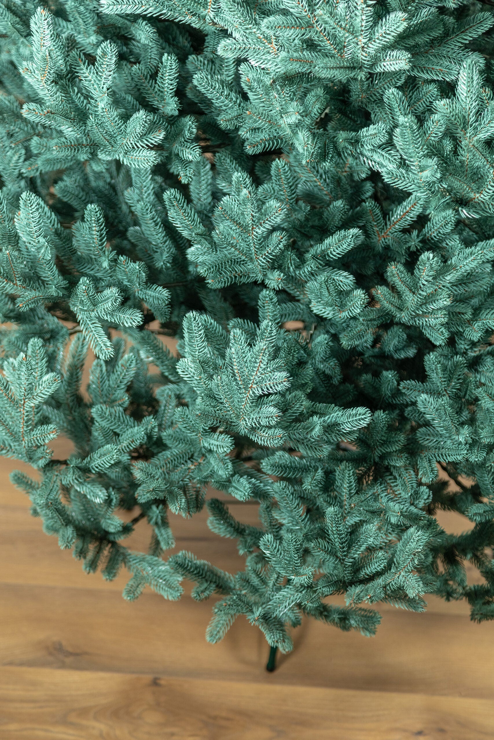 Brad artificial Christmas Deluxe by Sersimo, Viena Select argintiu, integral 3D, 230cm