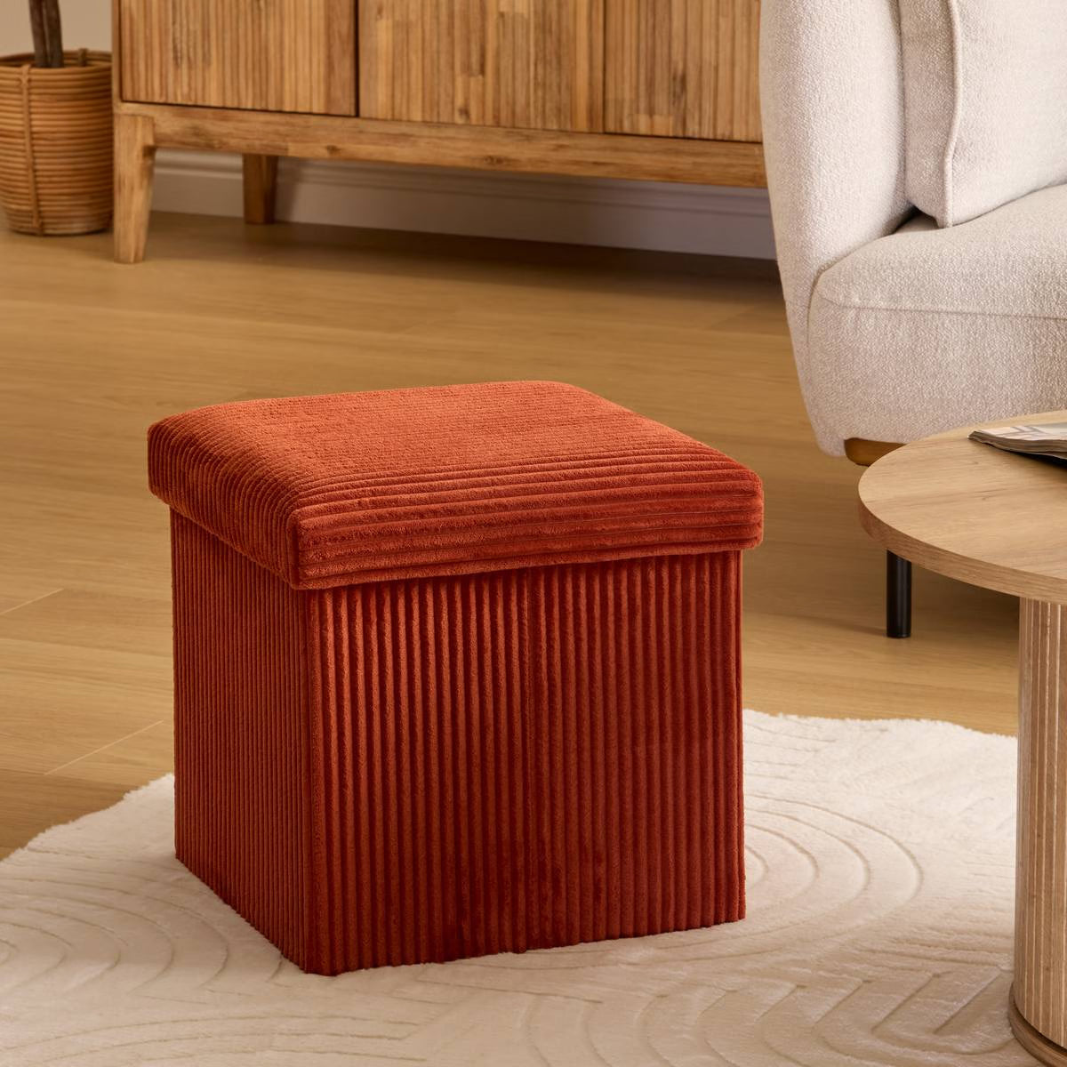 Taburet pliabil Atmosphera Arum din material tip catifea raiat, 38x38x38 cm, ambra