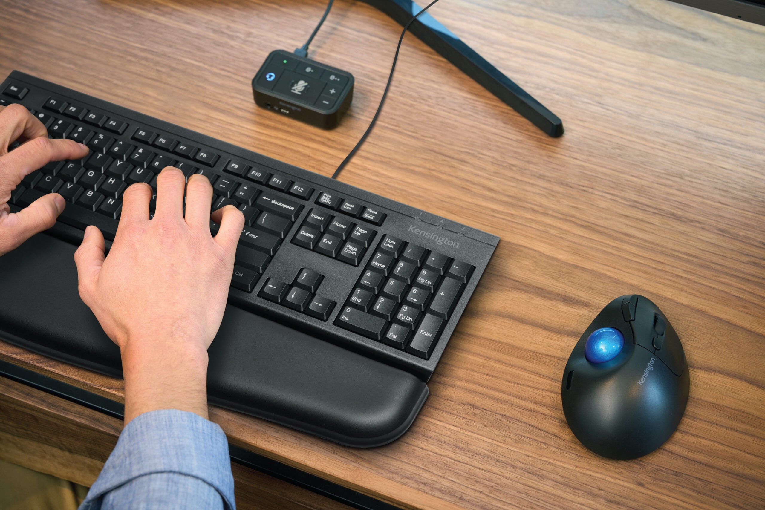 MOUSE Kensington - ergonomic, "Profit Ergo", PC sau NB, wireless, Bluetooth | 2.4GHz, optic, 1600 dpi, butoane/scroll 5/1, buton selectare viteza, negru, "TB450", "K72194WW"