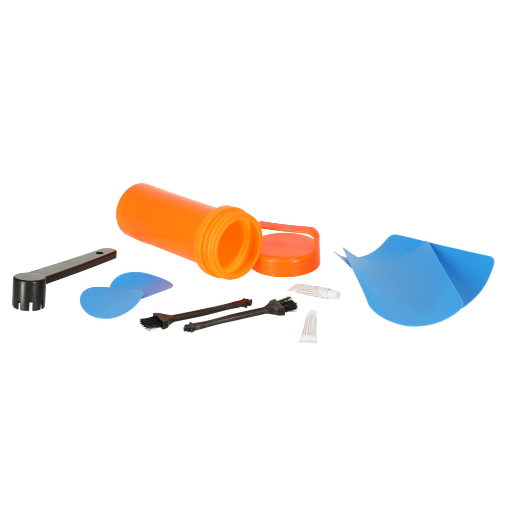 Set reparatie SUP cu 4 plasturi, 2 tuburi adeziv si perii aplicare, in cutie din plastic