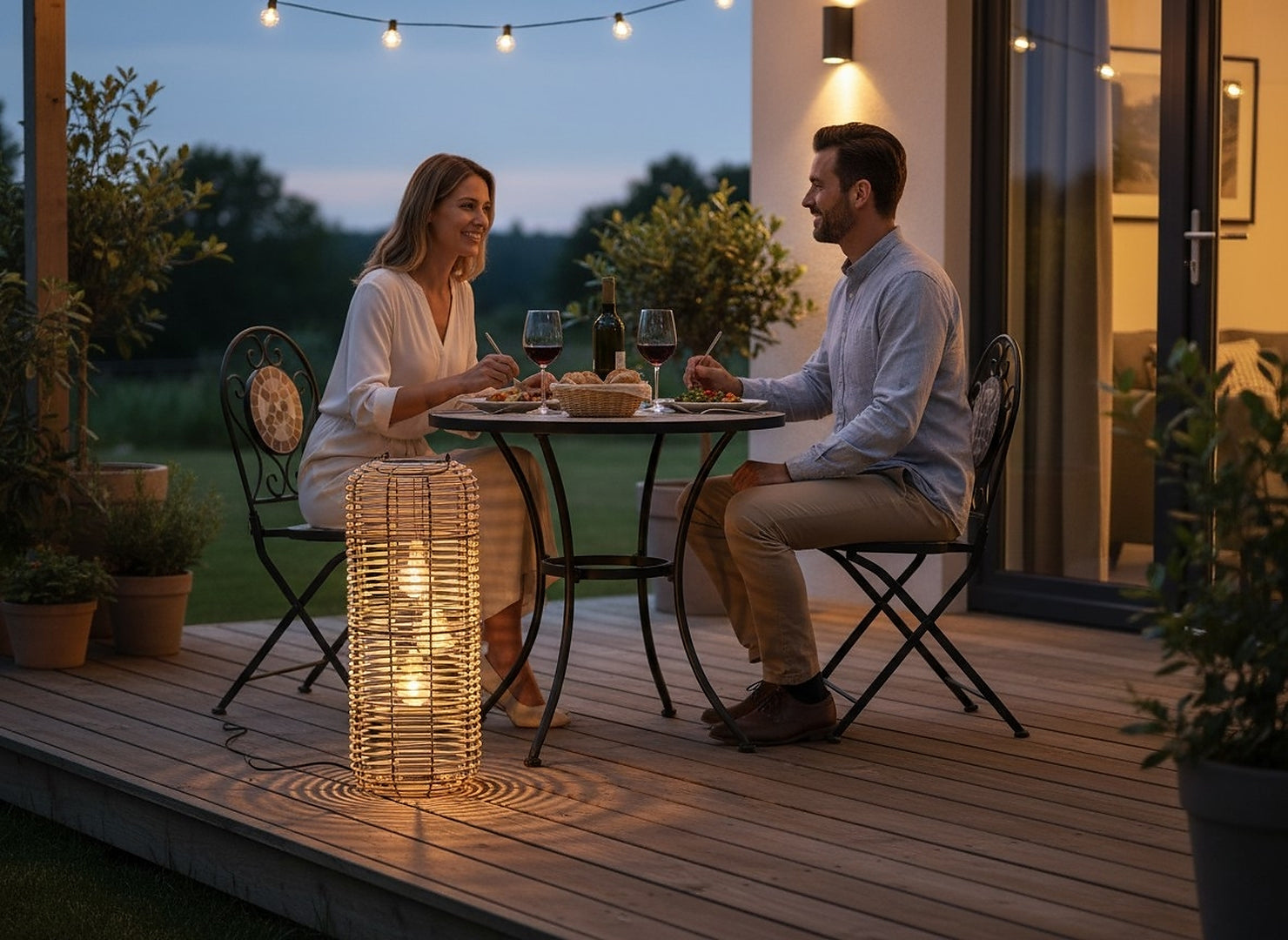 Lampion solar exterior metalic, 62 cm, iluminare LED ambientala, incarcare solara, maro