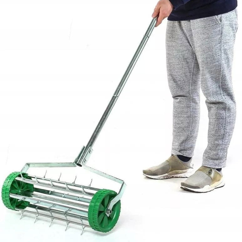 Scarificator si aerator manual pentru gazon cu 27 cuie, latime lucru 42 cm, maner metalic, verde