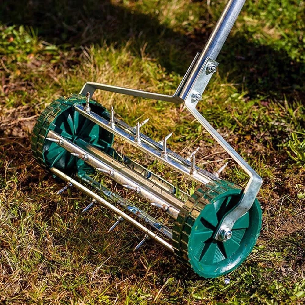 Scarificator si aerator manual pentru gazon cu 27 cuie, latime lucru 42 cm, maner metalic, verde