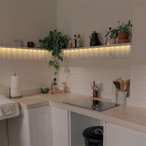 BANDA LUMINI LOGILINK, Wi-Fi Smart, autoadeziva, RGB, 90 x LED, 16 culori, 4 moduri, 570 lm, alimentare USB 5 V/1,2 A, 3m "LED007" (include TV 0.18lei)