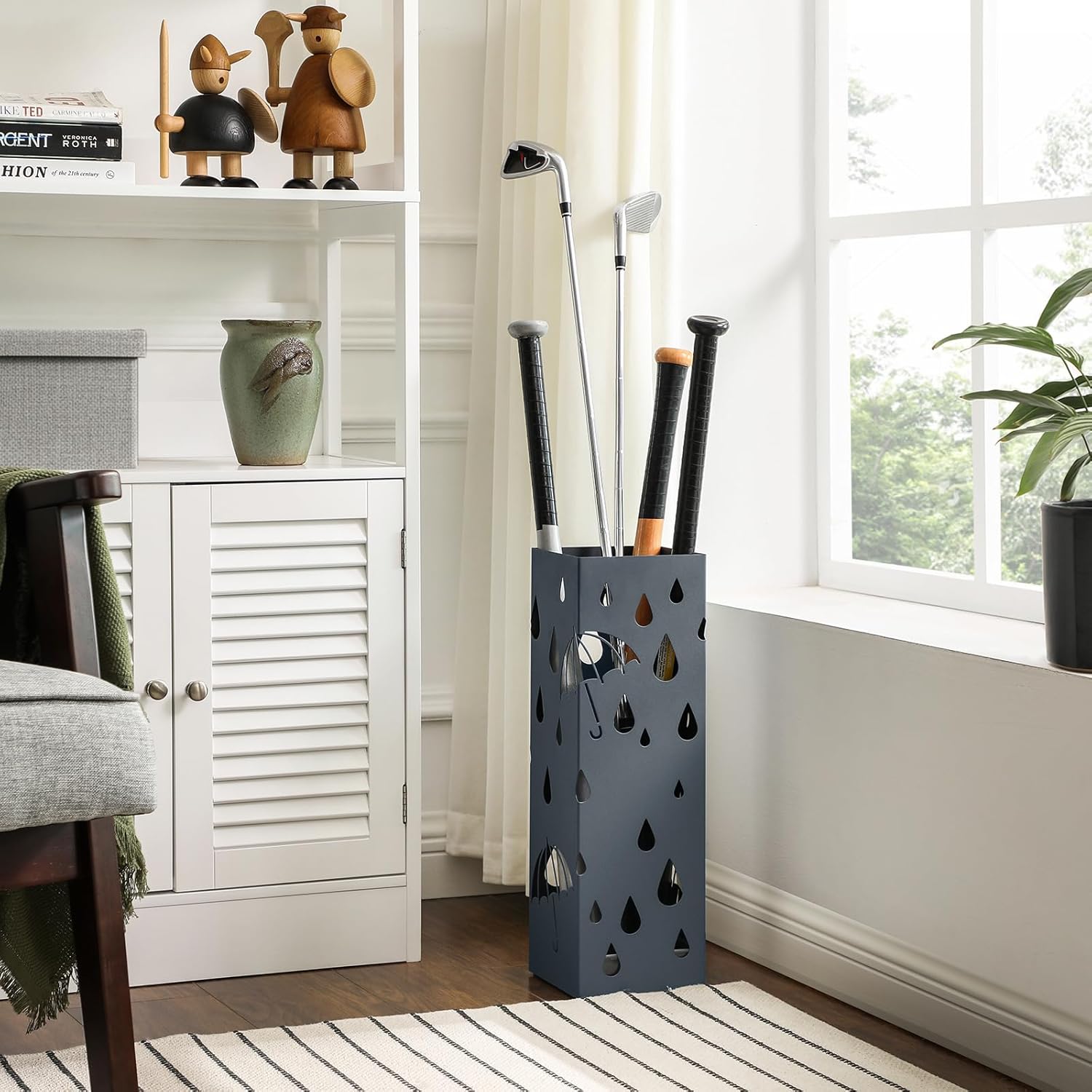 SONGMICS Suport metalic pentru umbrele, cu carlige si tava de picurare, 16x16x49cm, gri