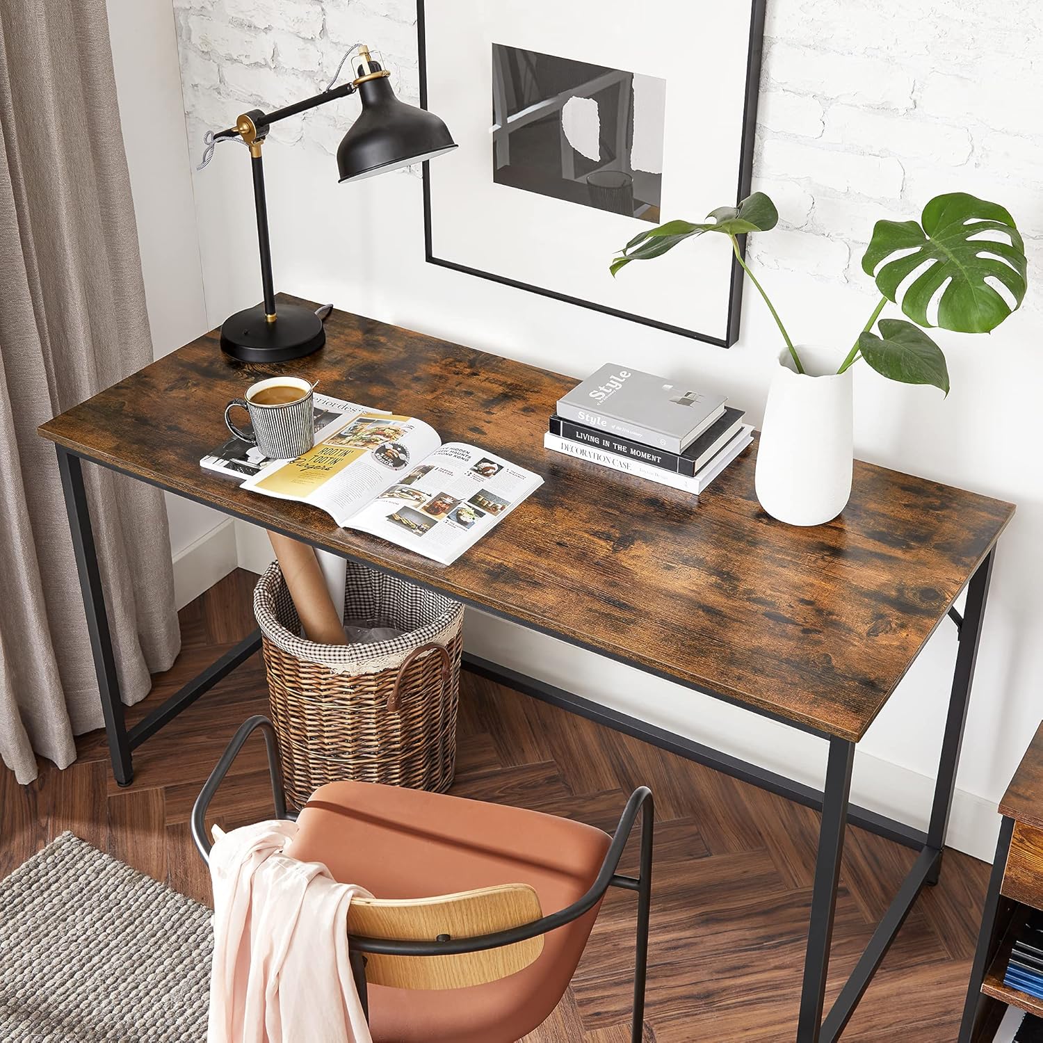 VASAGLE Birou calculator cu cadru metalic si blat PAL, stil industrial, 135x60x76 cm, maro rustic