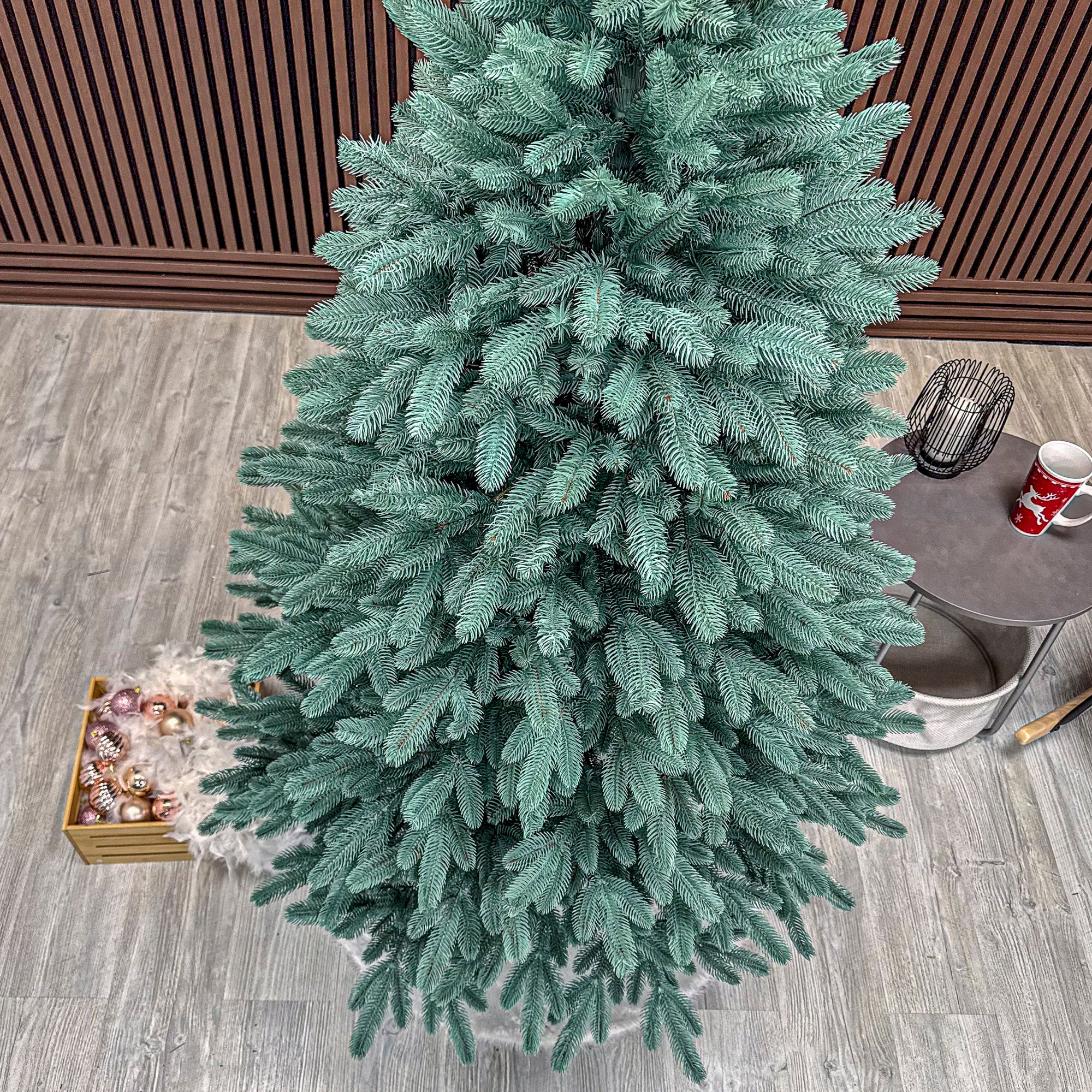 Brad artificial Christmas Deluxe by Sersimo, Laponia Select argintiu, integral 3D, 180cm
