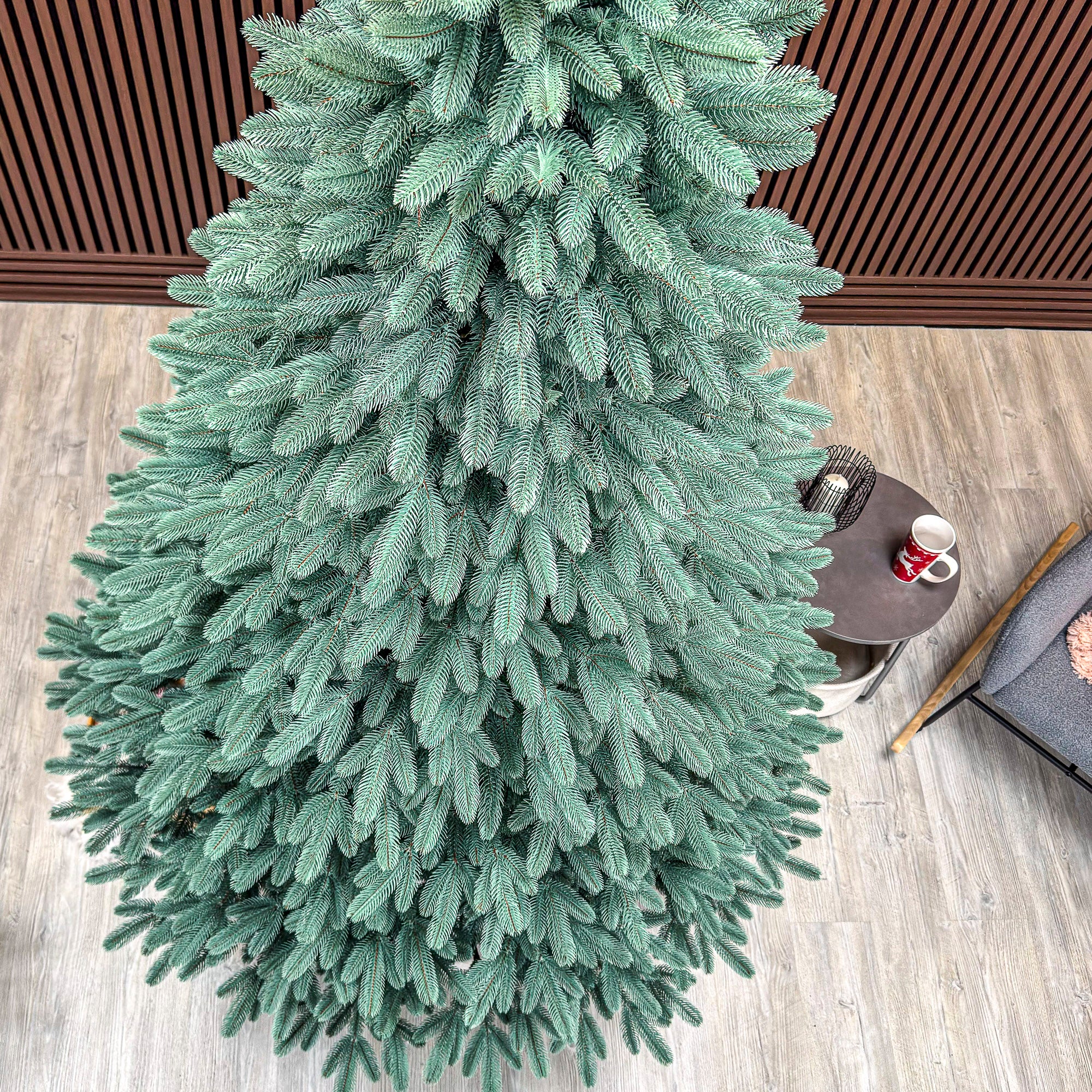 Brad artificial Christmas Deluxe by Sersimo, Laponia Select argintiu, integral 3D, 250cm