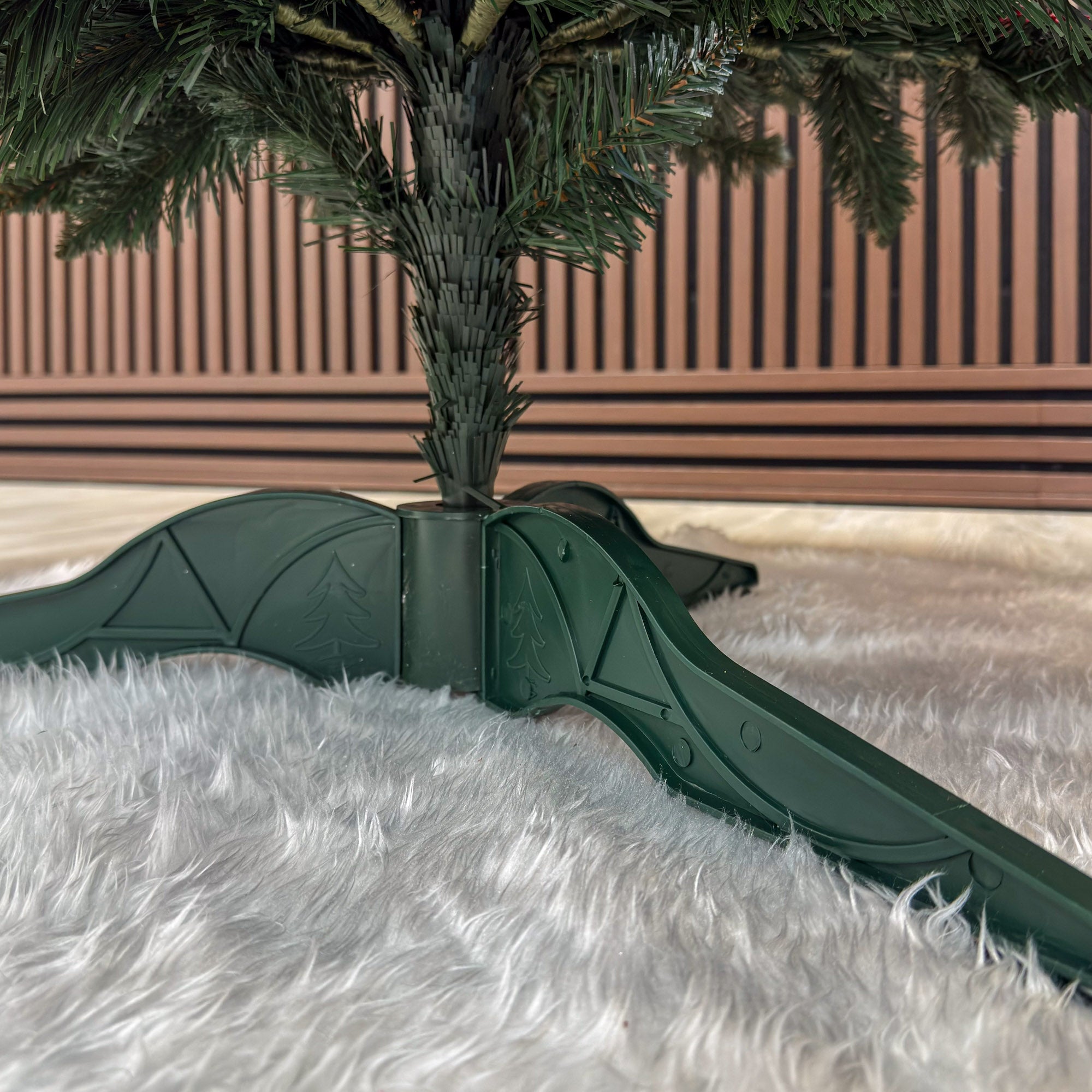 Brad artificial Sersimo, Miahelene Elite, verde nins cu merisoare, mix 2D+3D, 180 cm