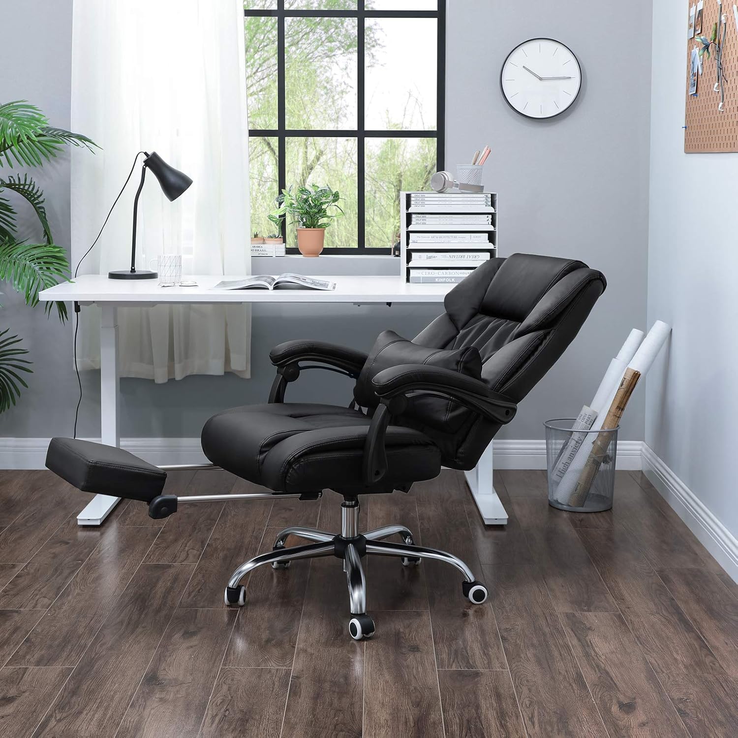 SONGMICS Scaun birou ergonomic, cu suport picioare retractabil, spatar reglabil 135°, maxim 150 kg, 70x70x125 cm, negru