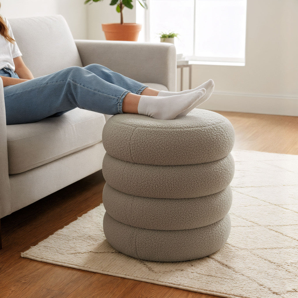 Taburet tapitat Snuggo cu spatiu de depozitare, velur, diametru 42 cm, inaltime 45 cm, maro mocha
