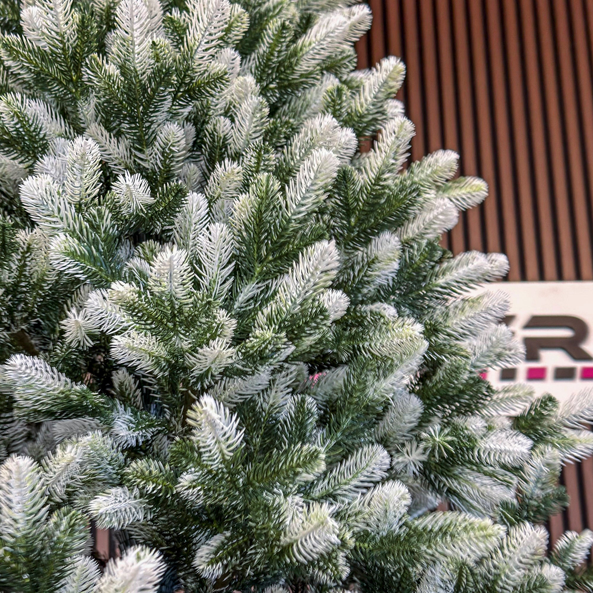 Brad artificial Christmas Deluxe by Sersimo, Polar Winter Select, integral 3D, 180 cm