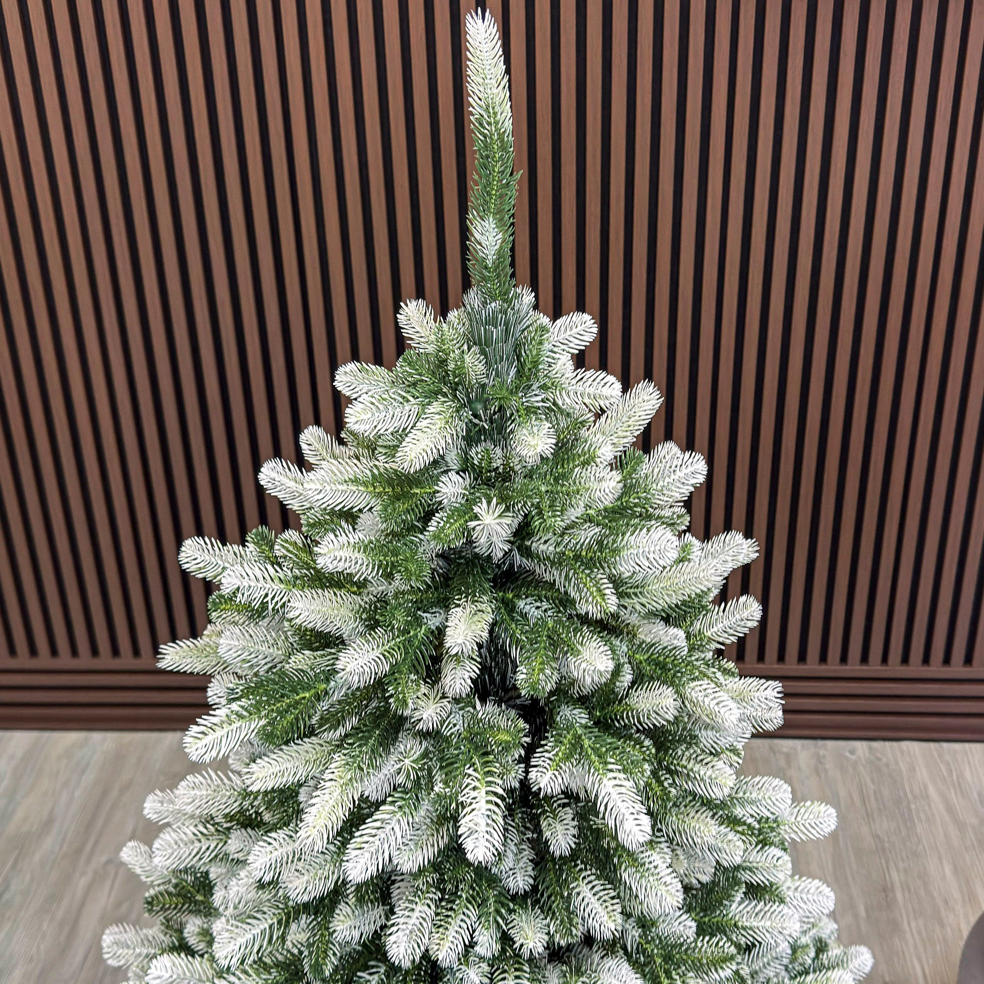 Brad artificial Christmas Deluxe by Sersimo, Polar Winter Select, integral 3D, 180 cm
