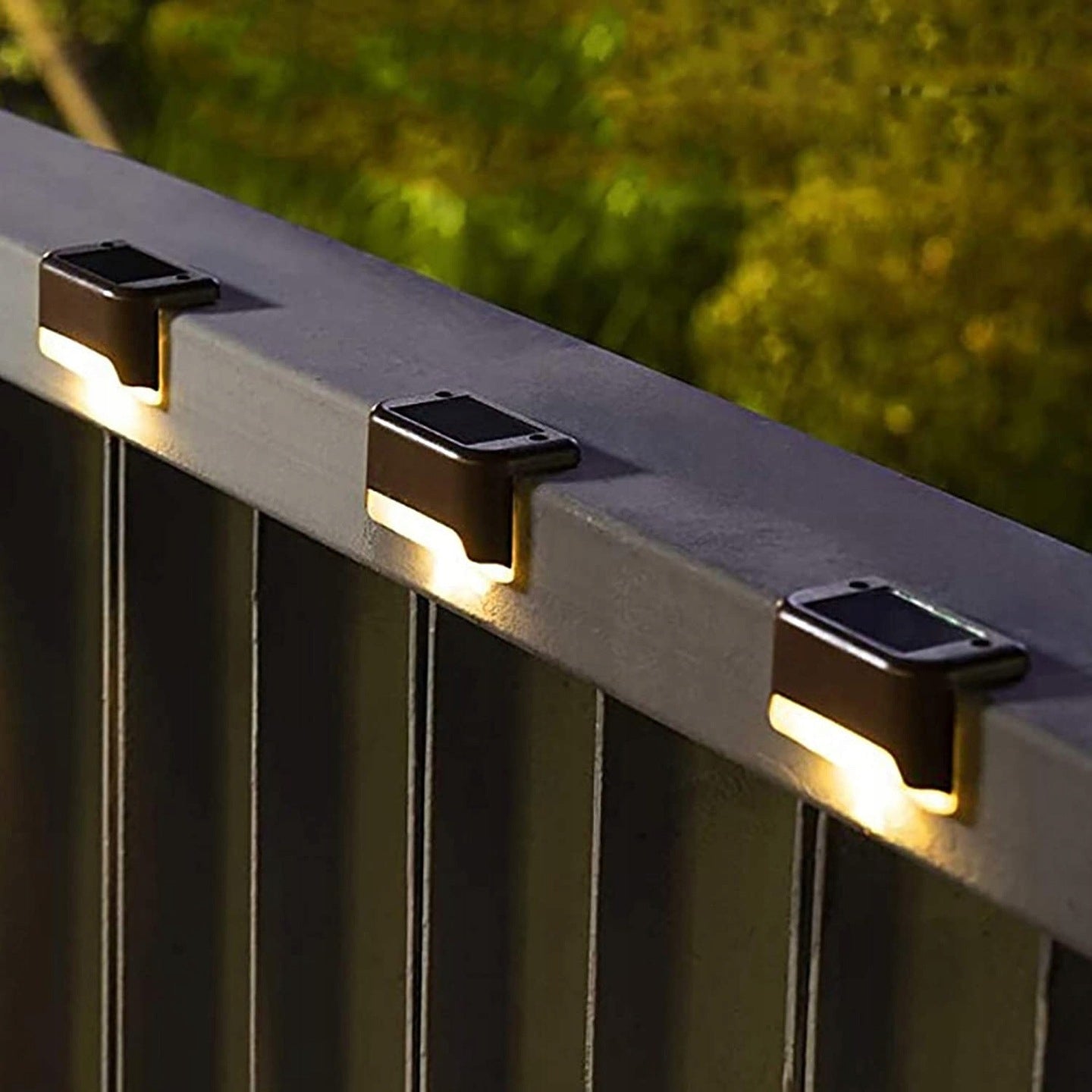 Set 4 lampi solare gradina, iluminare balustrada gard, lumina calda, 8x5x5 cm, negru
