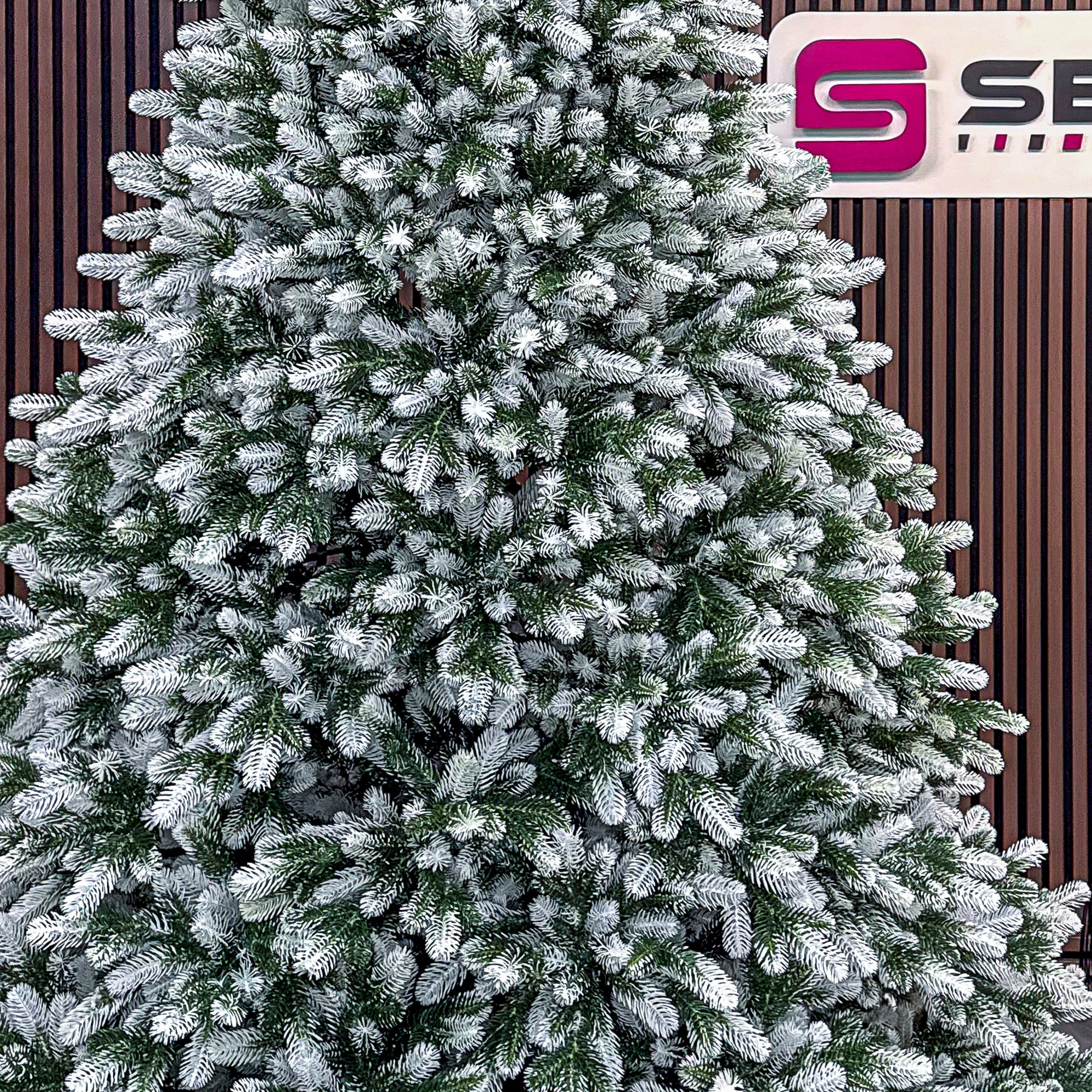 Brad artificial Christmas Deluxe by Sersimo, Polar Winter Select, integral 3D, 250 cm