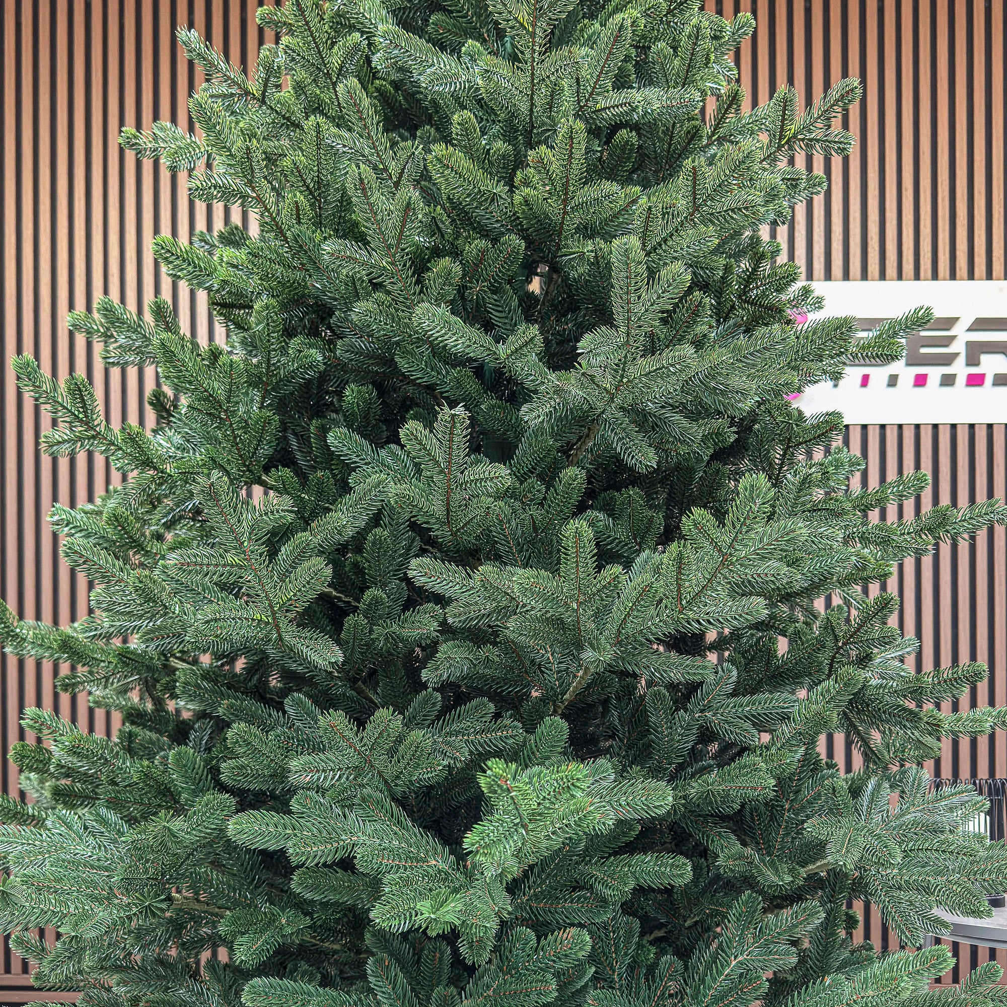 Brad artificial Christmas Deluxe by Sersimo, Viena Select, integral 3D, 210cm