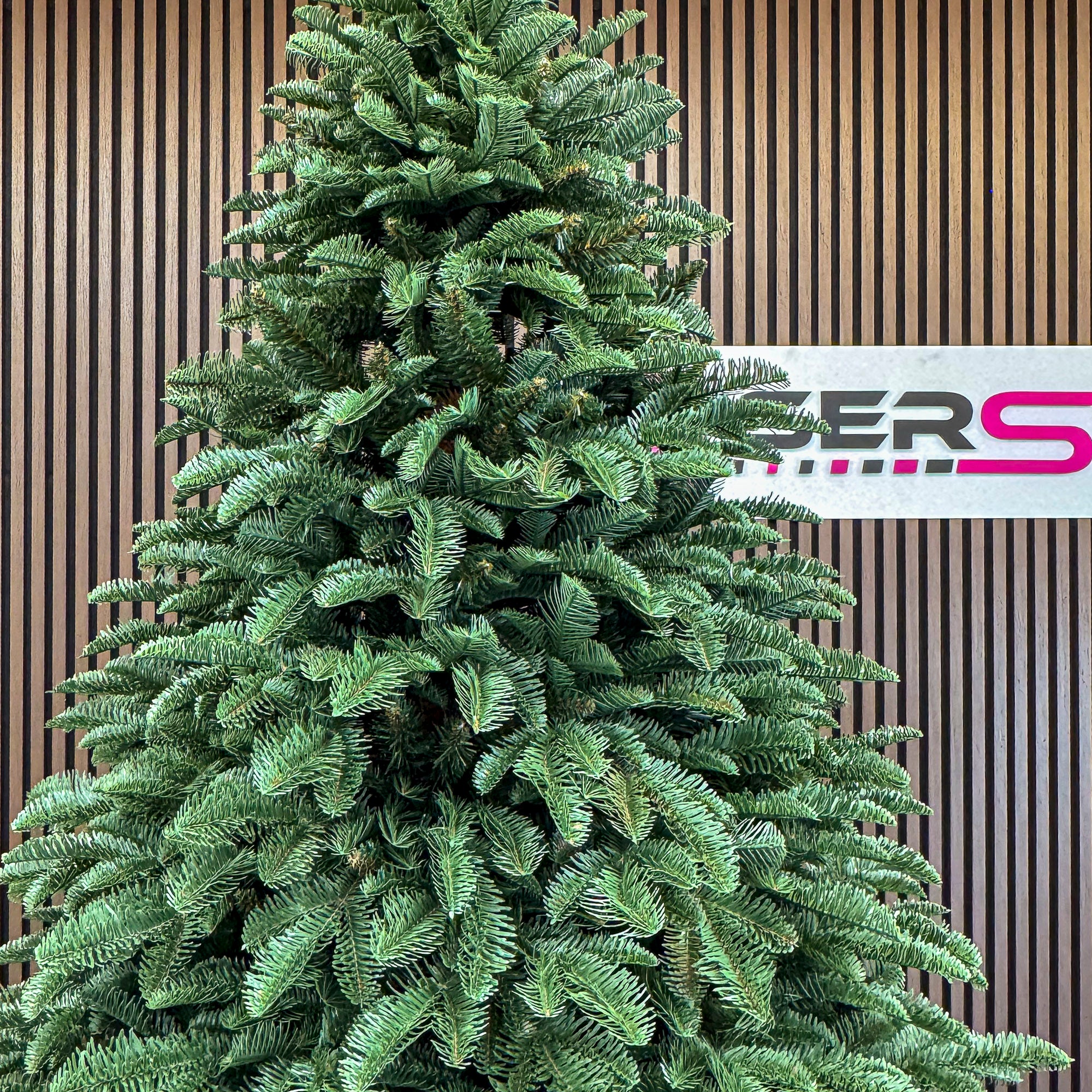 Brad artificial Christmas Deluxe by Sersimo, Alaska, verde, mix 2D+3D, 230 cm