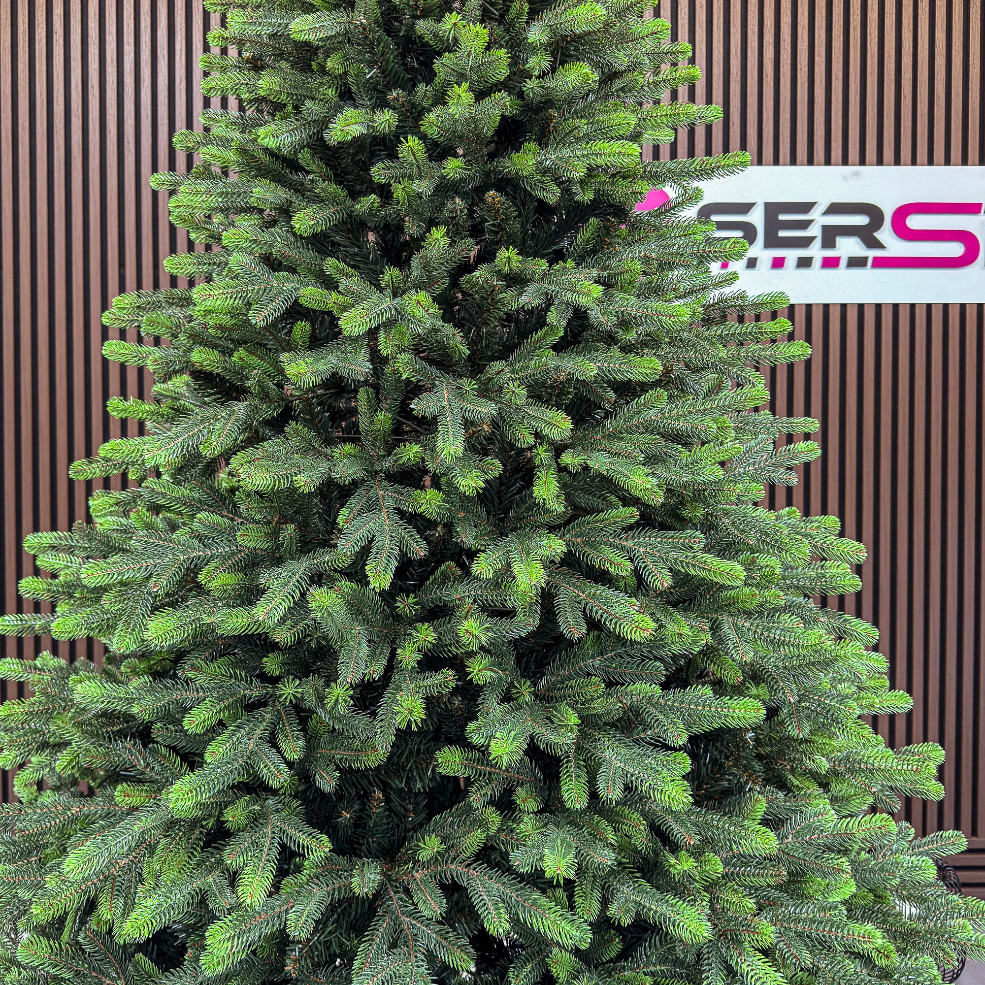 Brad artificial Christmas Deluxe by Sersimo, Carpati cu varfuri verzi, 2D+3D, 250cm