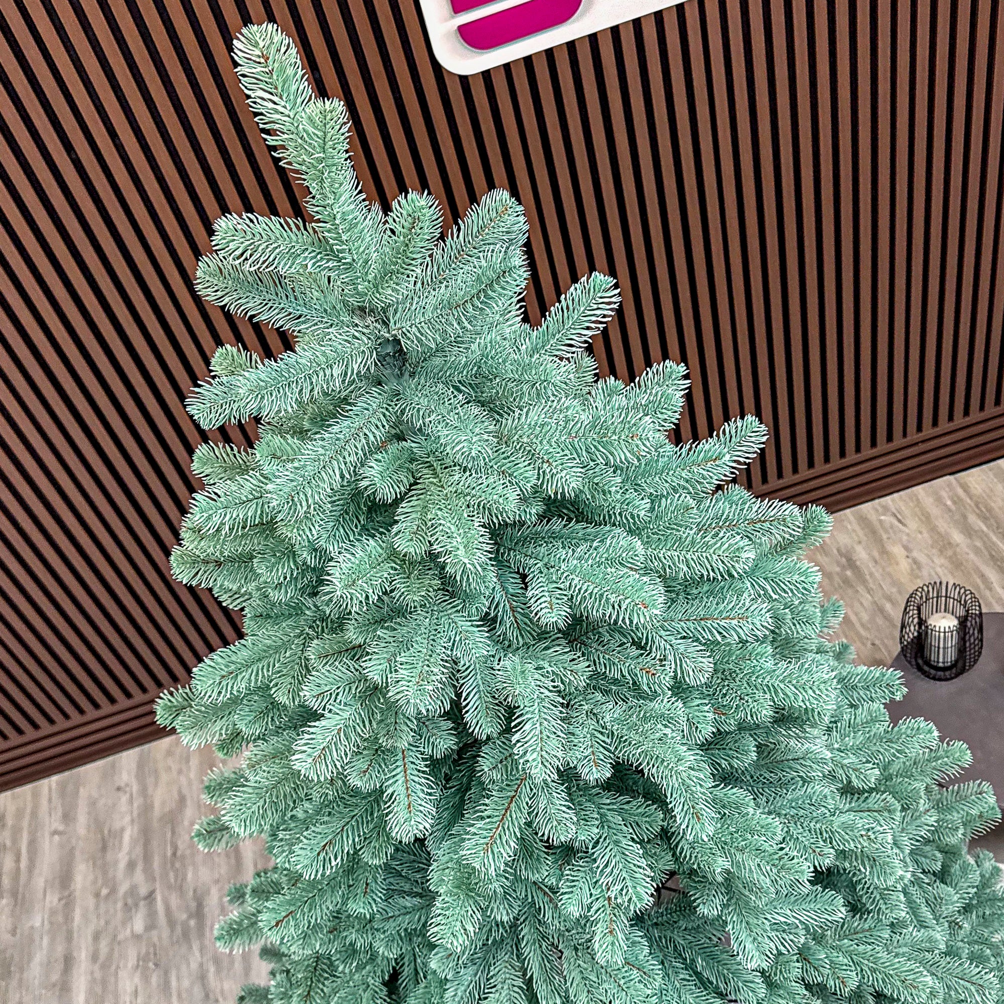 Brad artificial Christmas Deluxe by Sersimo, Kovalivska argintiu, 3D, 180 cm