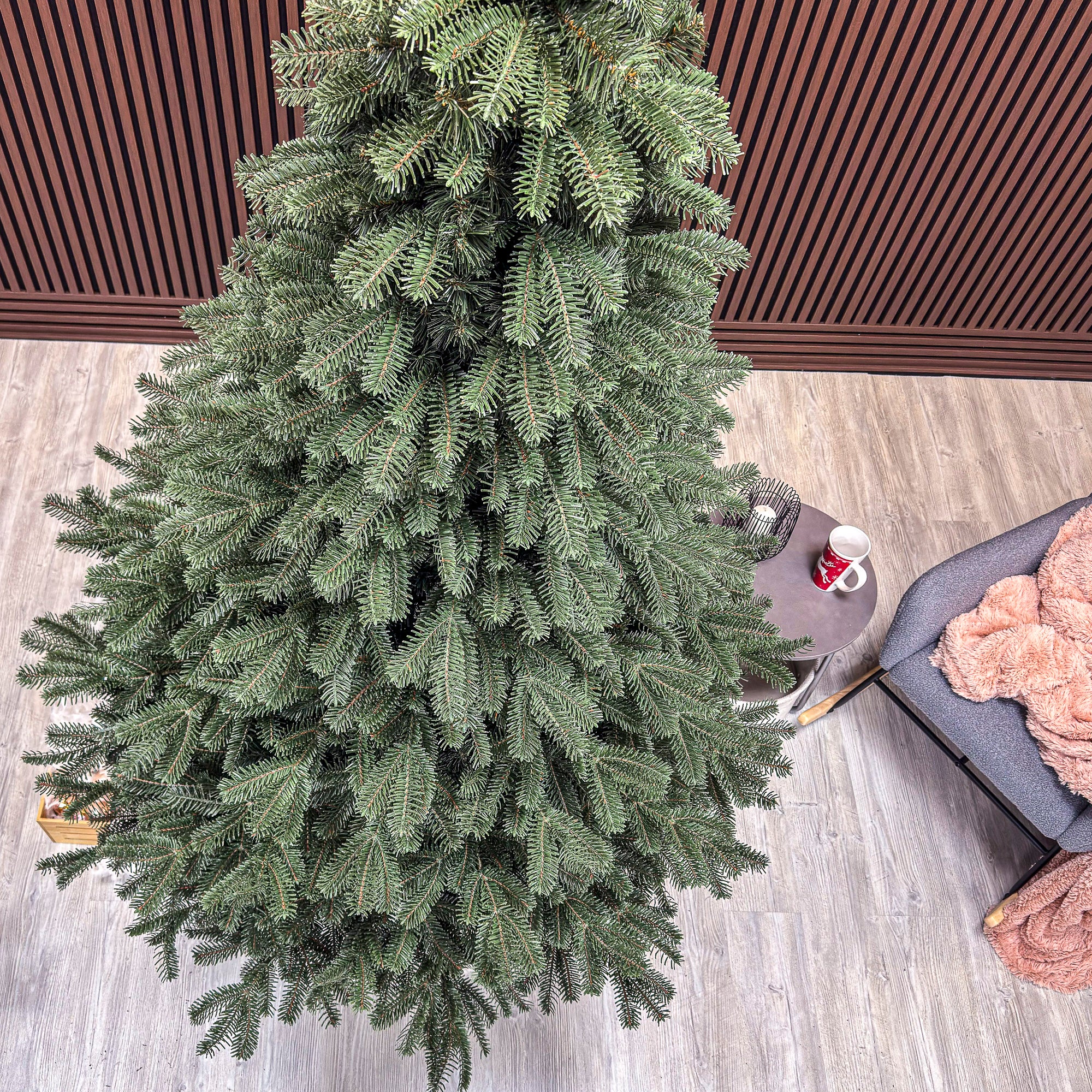 Brad artificial Christmas Deluxe by Sersimo, Norvegia verde, mix 2D+3D, 210 cm