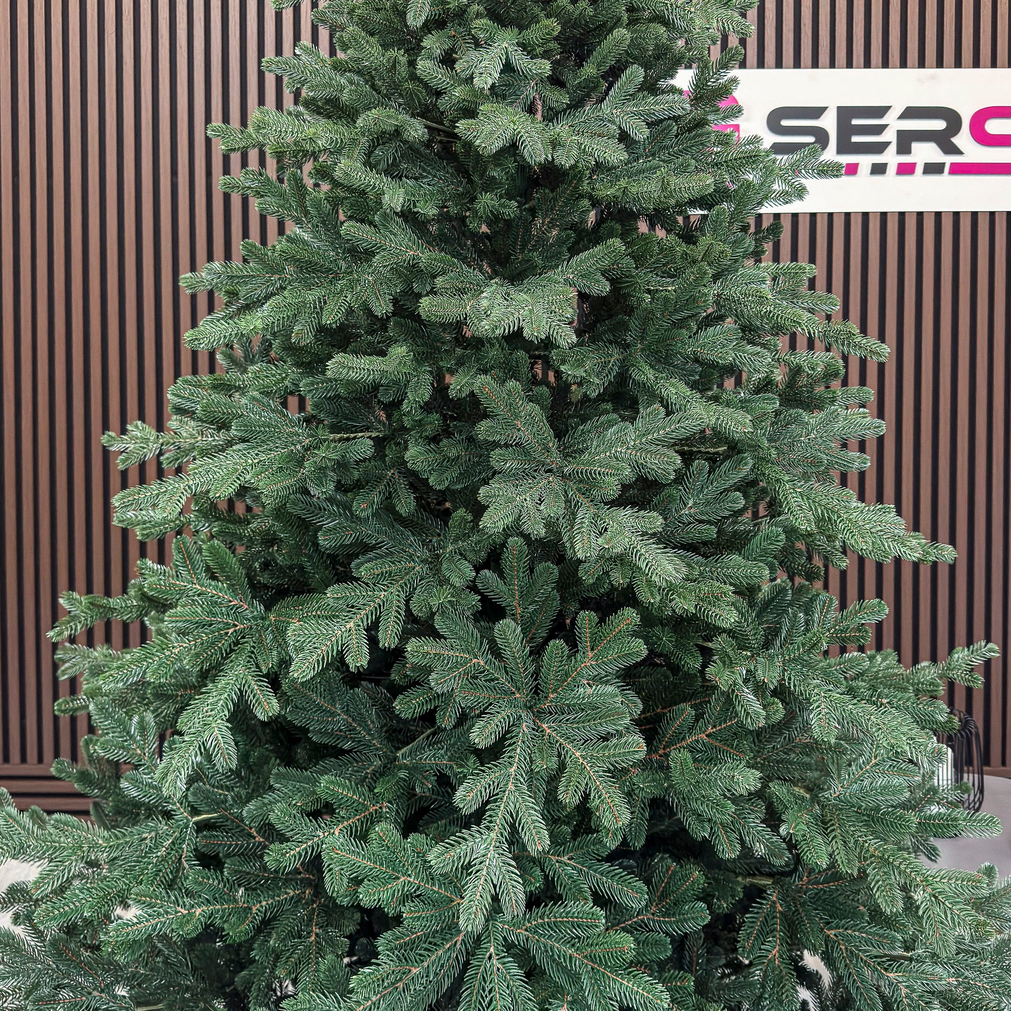 Brad artificial Christmas Deluxe by Sersimo, Viena verde, 3D, 250cm