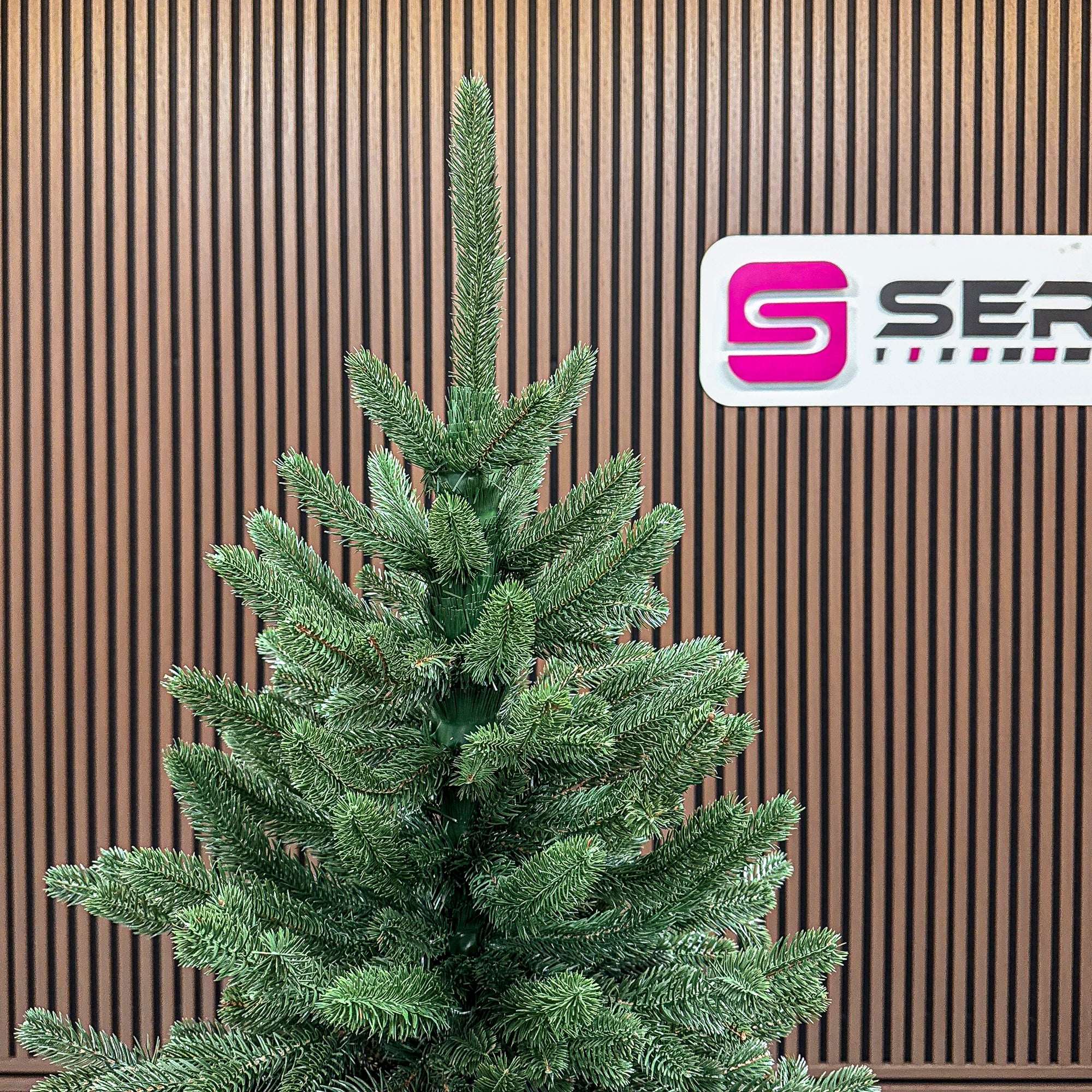 Brad artificial Christmas Deluxe by Sersimo, Viena Select, integral 3D, 180cm