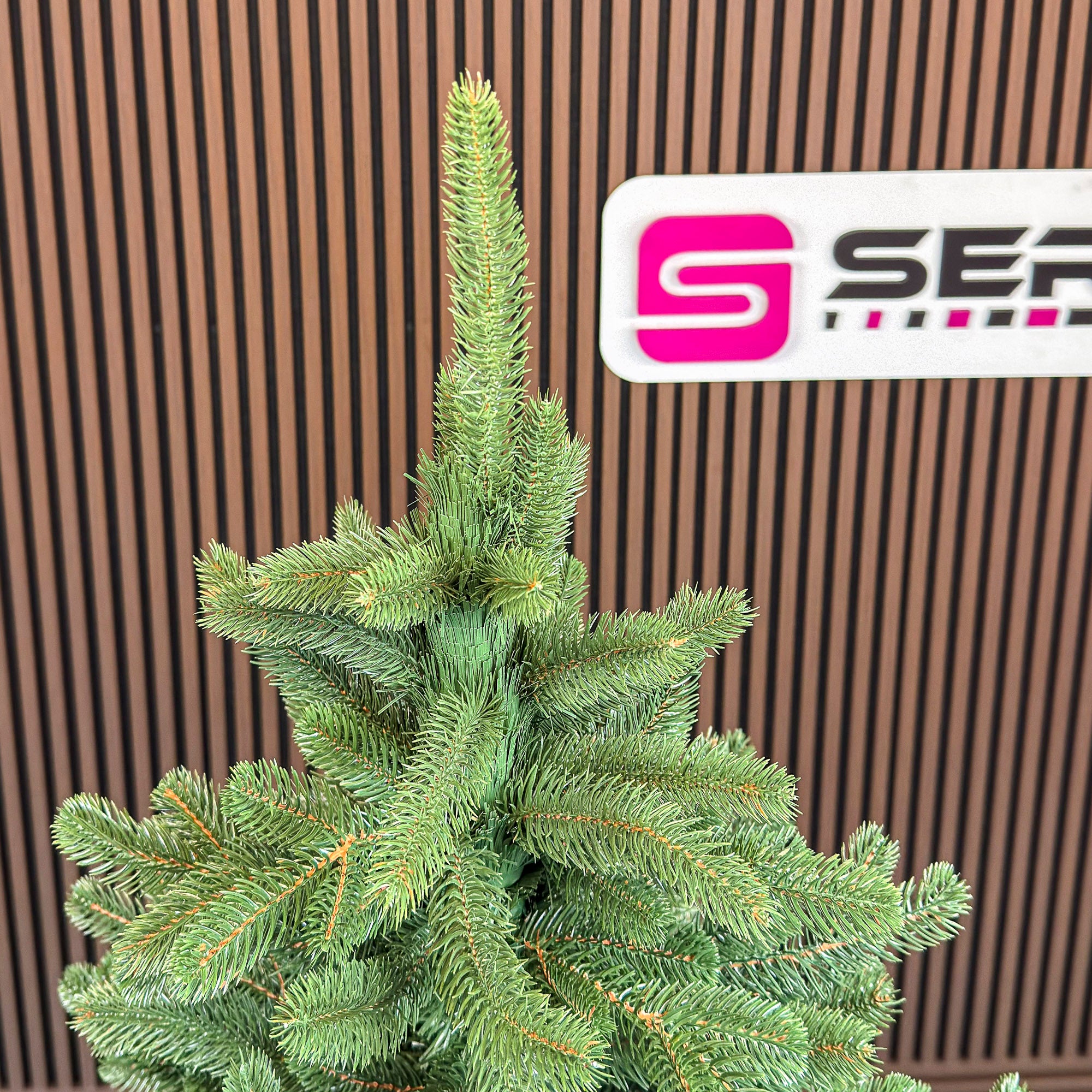Brad artificial Christmas Deluxe by Sersimo, Viena Select, integral 3D, 300 cm