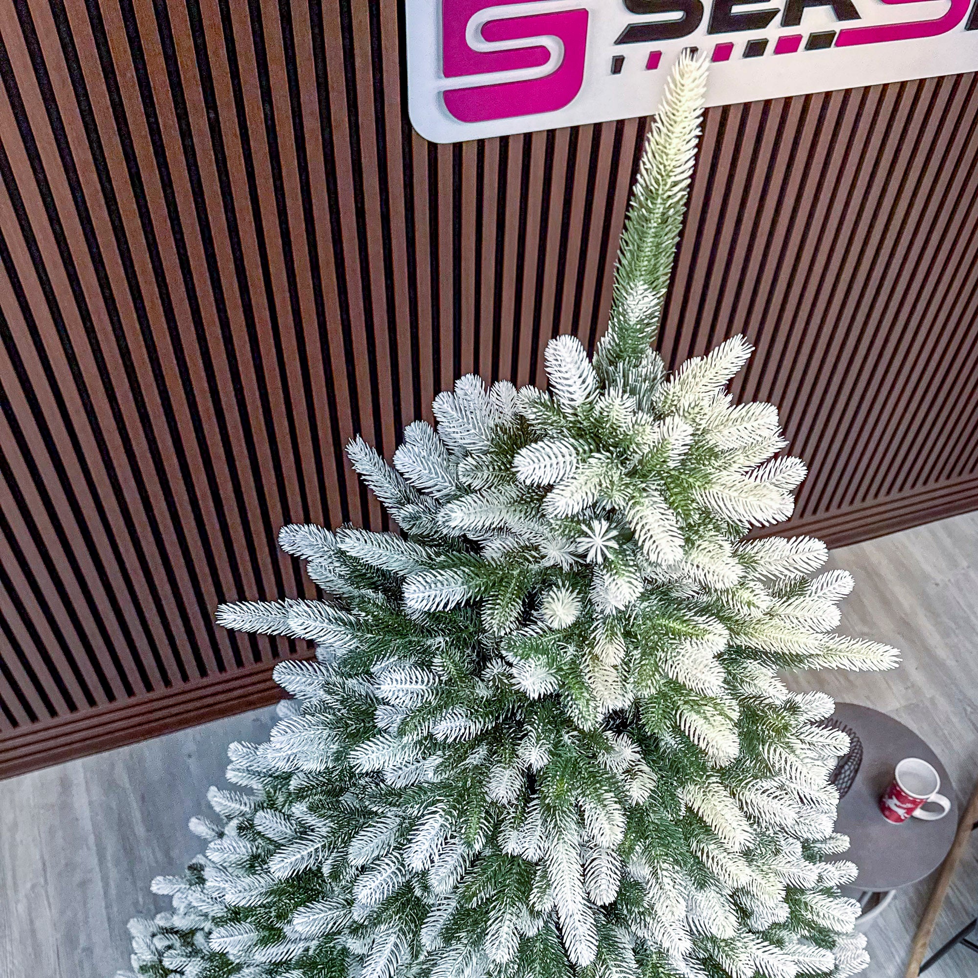 Brad artificial Christmas Deluxe by Sersimo, Polar Winter Select, integral 3D, 230 cm