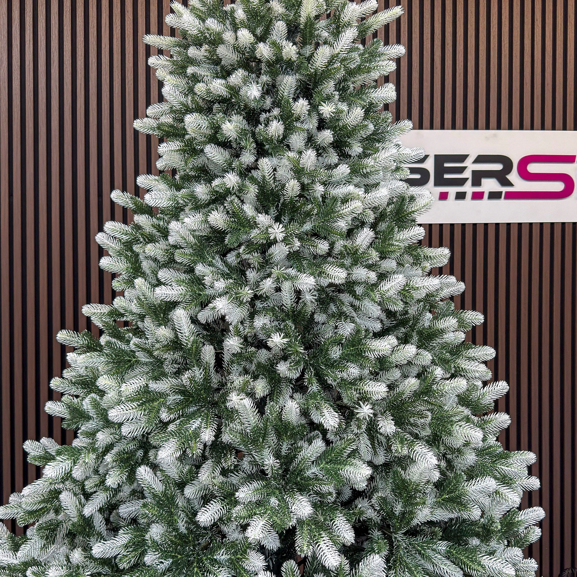 Brad artificial Christmas Deluxe by Sersimo, Polar Winter Select, integral 3D, 250 cm