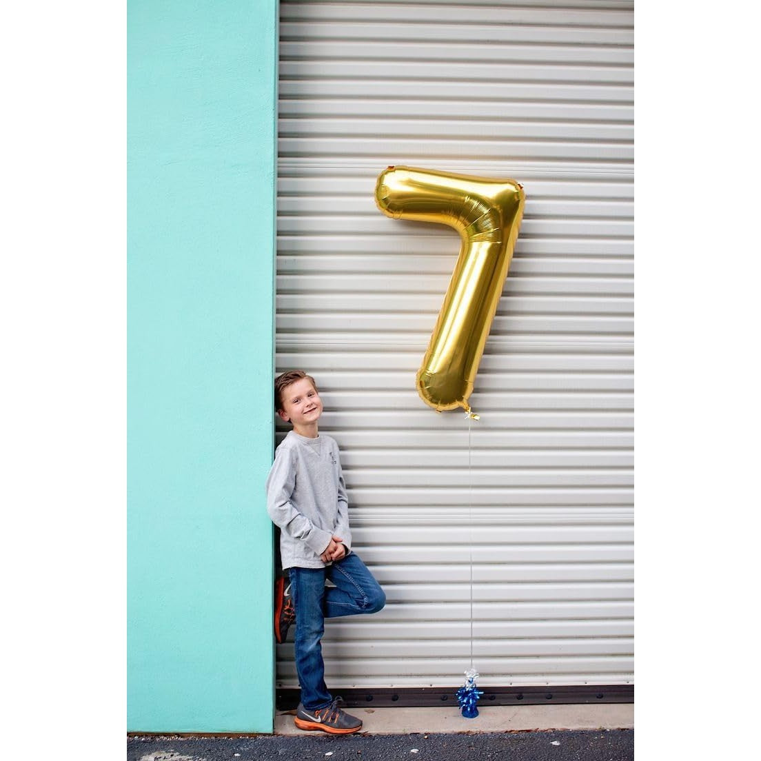 Balon din Folie Metalizata, Figurina Cifra, Tema Aniversare 40 cm, Ambalaj Individual, Pai inclus, Umflare cu Aer sau Heliu, Auriu, Cifra 7