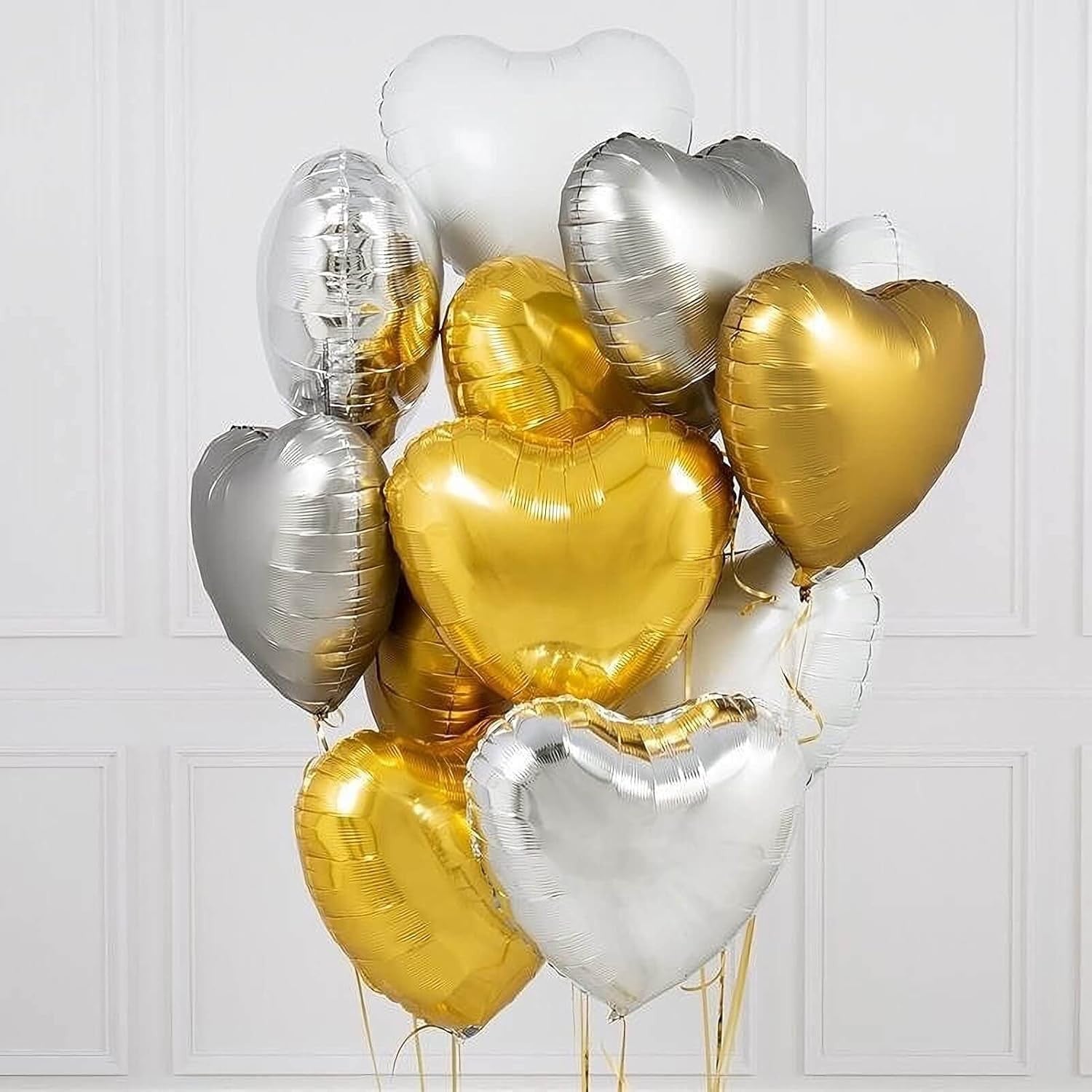 Balon din Folie Metalizata, Figurina Inimioara, Model Simplu, Tematica Iubire, 40 cm, Ambalaj Individual, Pai Inclus, Umflare cu Aer sau Heliu, Argintiu