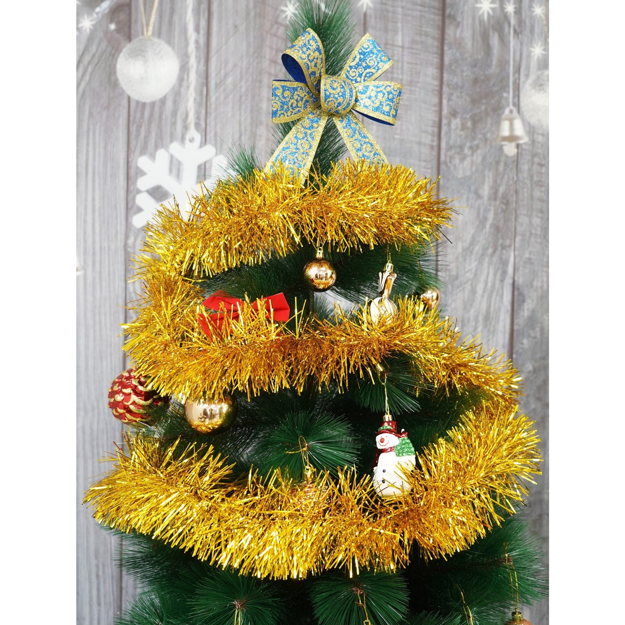 Beteala Craciun, aur, marimea: 2 m x 11 cm material:folie PVC, interior/exterior