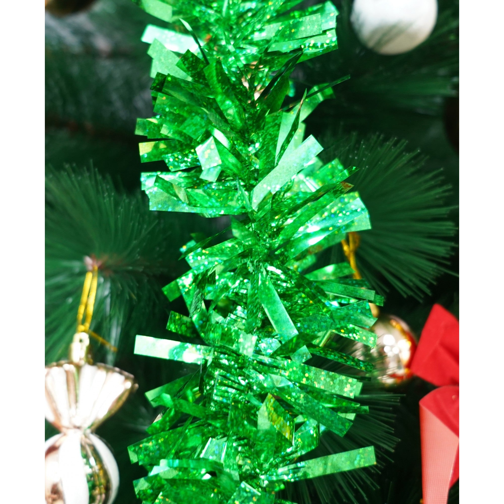 Beteala Craciun, verde, marimea: 2 m x 9 cm material:folie PVC, interior/exterior