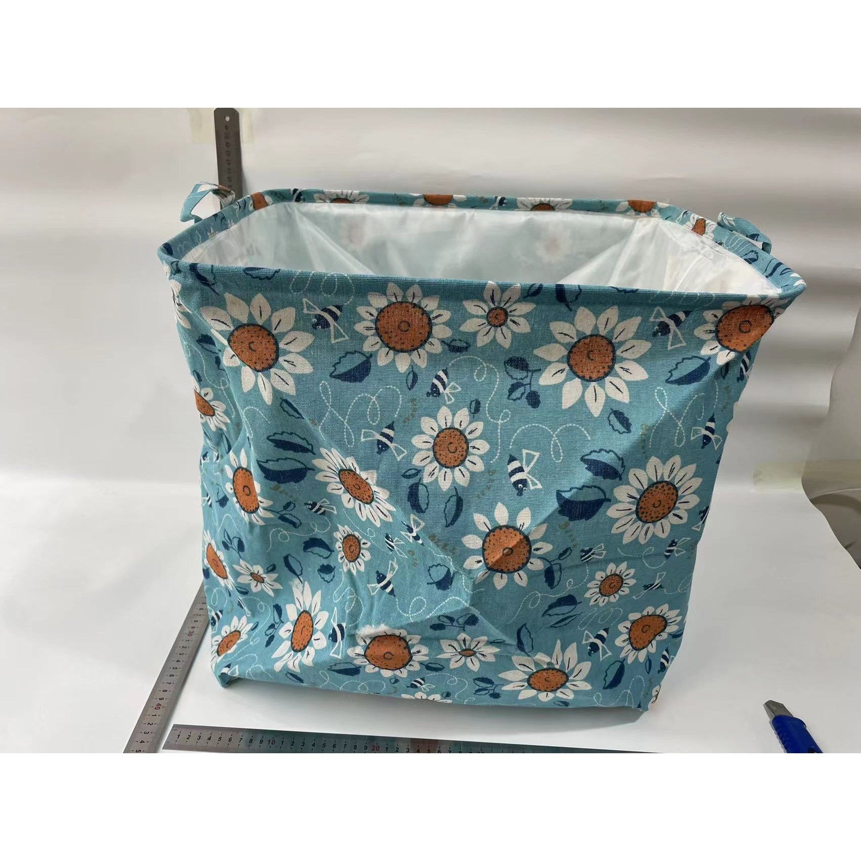 Cos depozitare, Capac cu Snur, 175 L, Confectionat din Bumbac si un Strat Impermeabil, 50 x 50 x 70 cm, Albastru Deschis, Imprimeu Flori