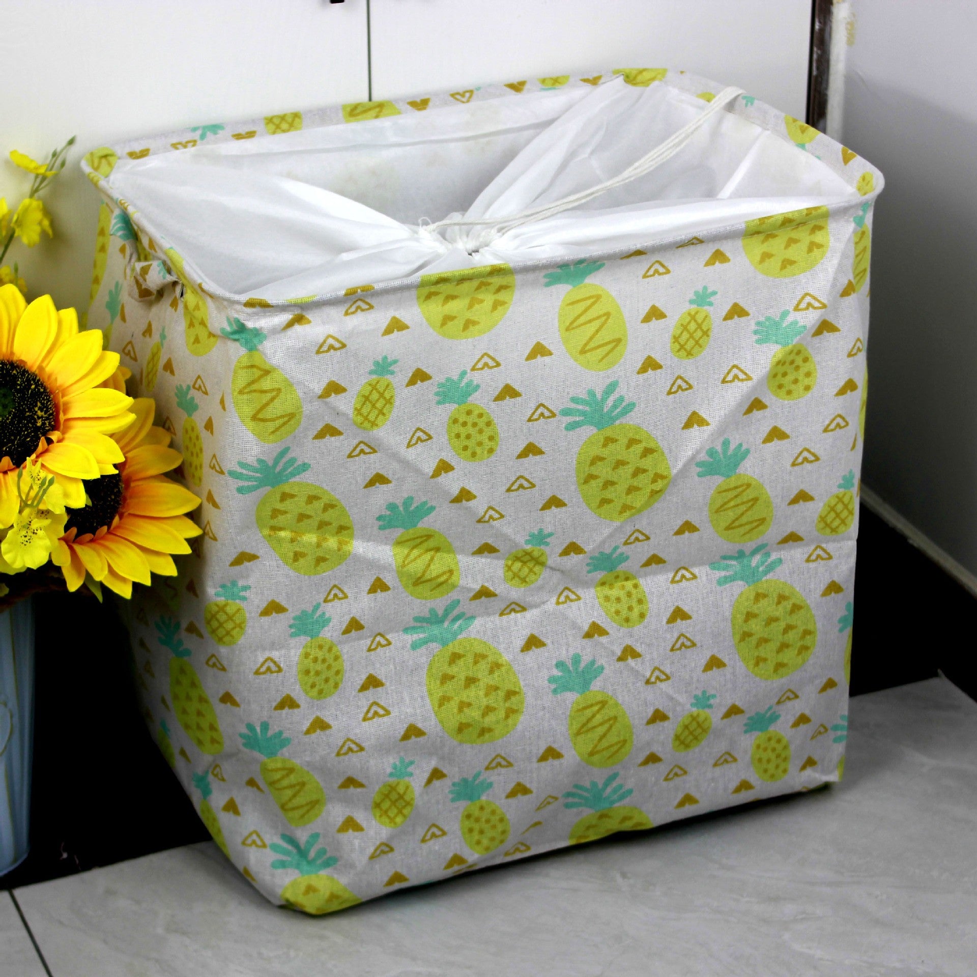 Cutie de Depozitare Pliabila, Impermeabila, cu Snur, Capacitate 100 L, cu Manere, 50x50x40cm, Model Ananas, Galben