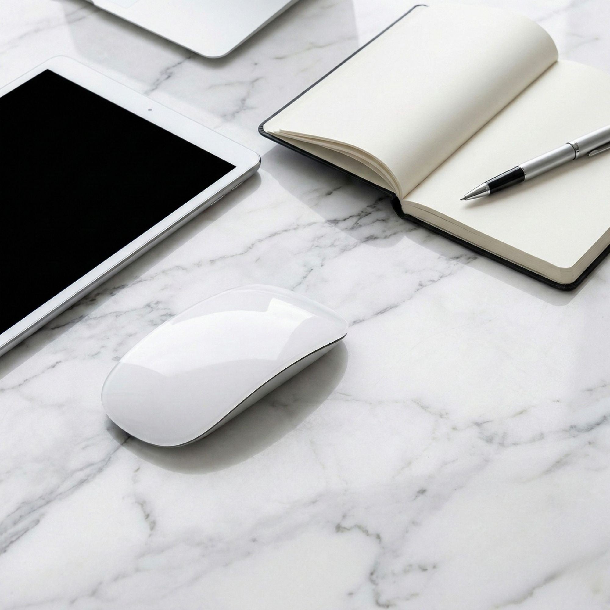 Mouse Wireless cu Gesturi, Bluetooth, Reincarcabil, Ultra Subtire, 1600 DPI, Silentios, Design Elegant si Compact, Compatibil cu Laptop/PC, Telefon si Tableta, Ideal pentru Birou si Calatorii, Alb