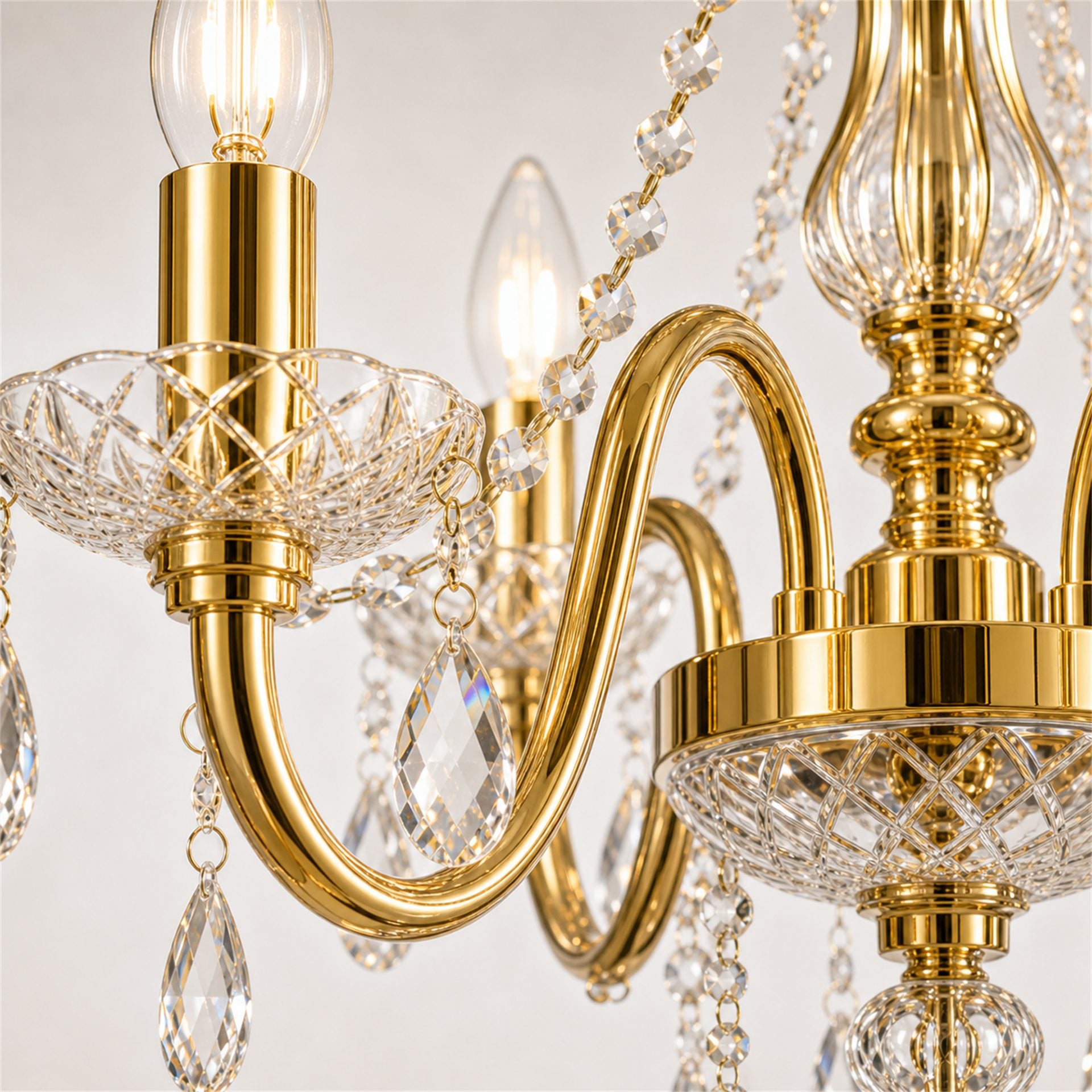 Candelabru Cristal VECTORIA Nobile 5xE14, Diametru 39cm, Auriu, Inaltime Reglabila, Metal si Cristal
