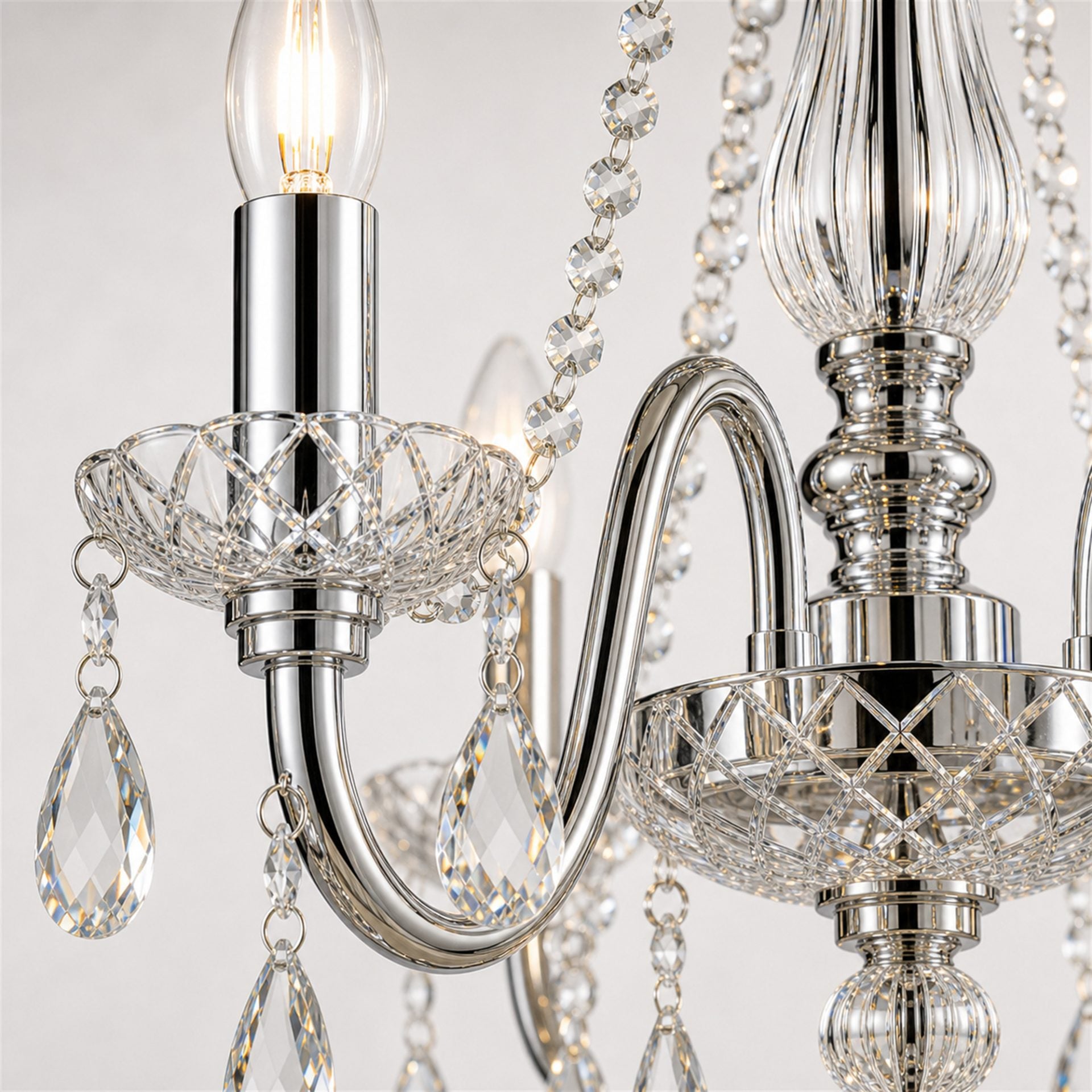 Candelabru Cristal VECTORIA Petito 3xE14, Diametru 28cm, Crom Lucios, Inaltime Reglabila, Metal si Cristal